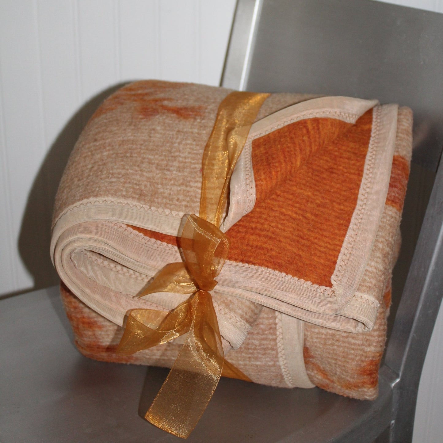 Heavy Travel Rug Blanket Reversible Oranges Beige 56" X 80" Weight 5 lbs