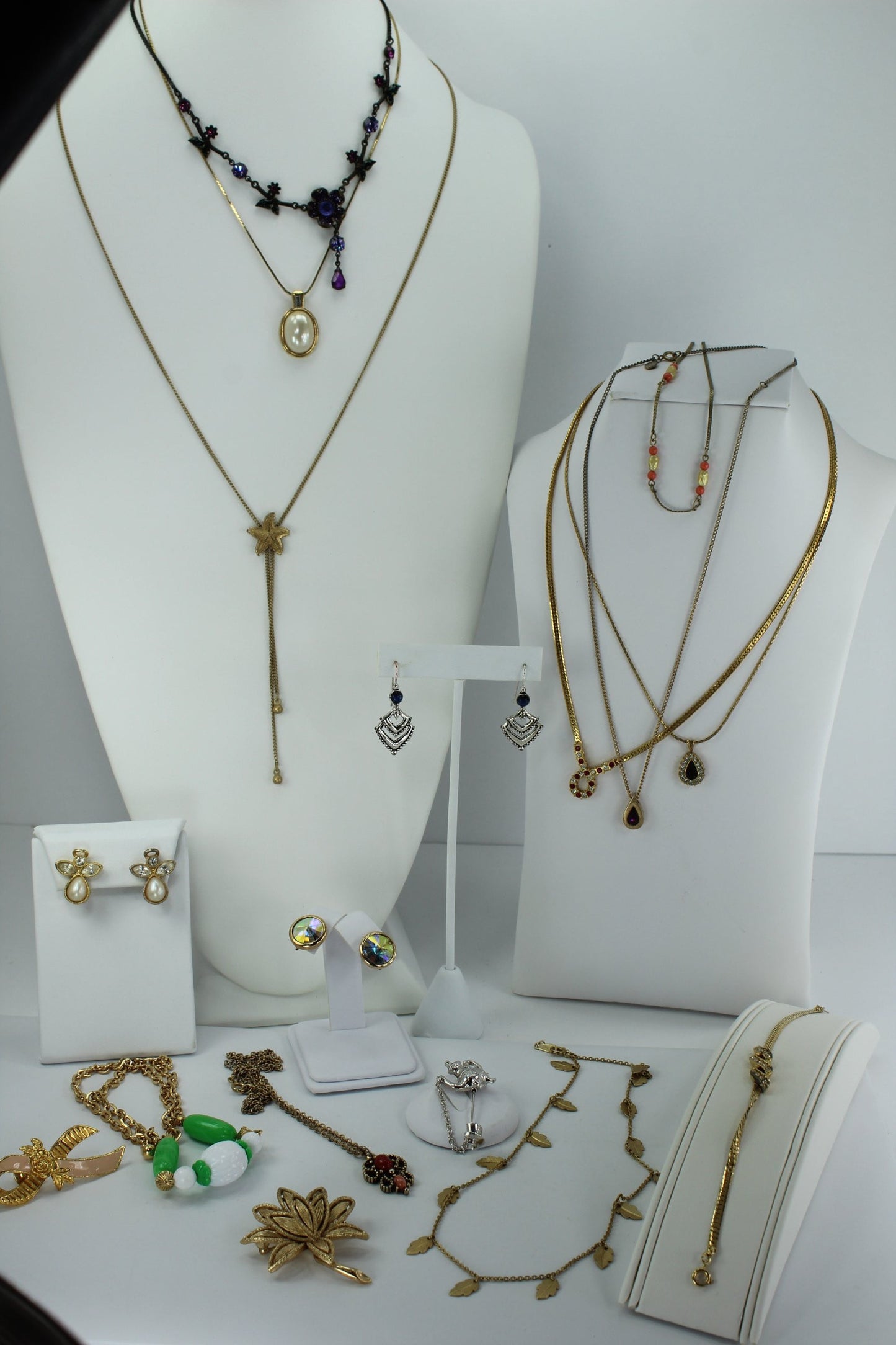 Vintage AVON Jewelry Lot 17 Pieces Wearables Resales Necklaces Bracelet Pins ER