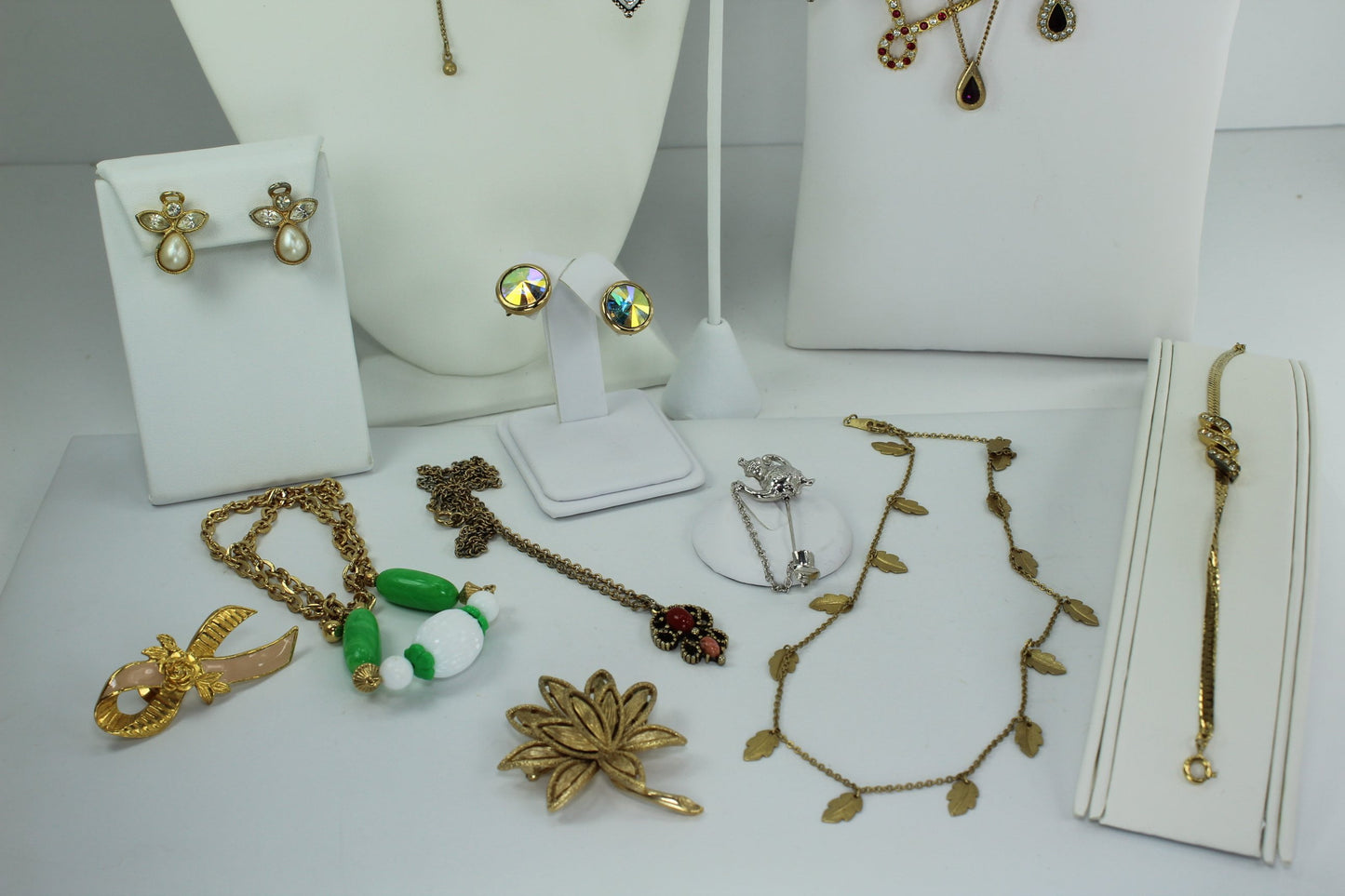 Vintage AVON Jewelry Lot 17 Pieces Wearables Resales Necklaces Bracelet Pins ER earrings