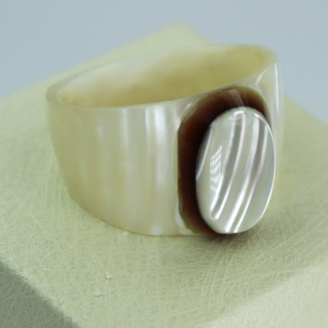 Shell MOP Ring Wide Band Unique Layering Iridescent Size 10 1/2 pearl like