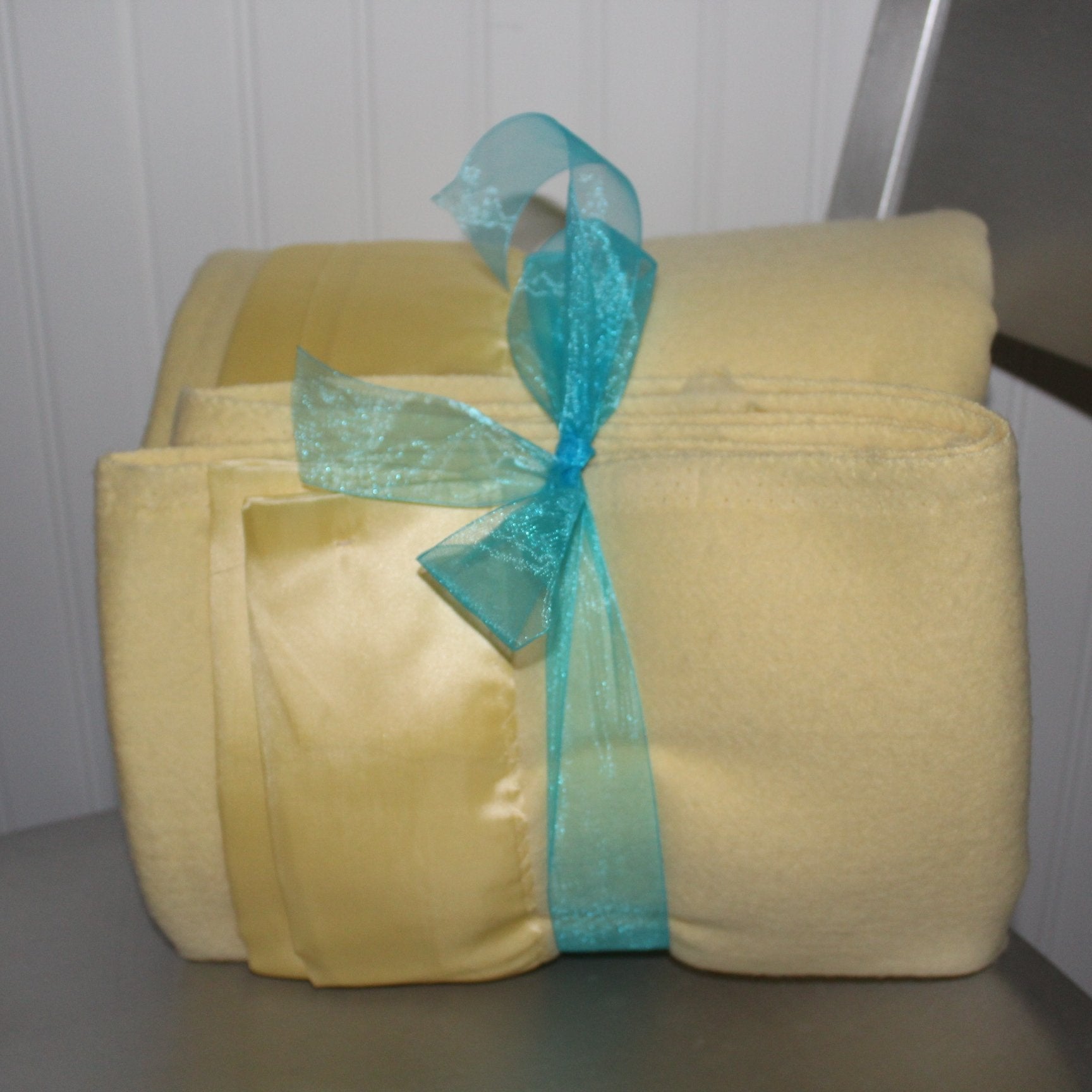Yellow Acrylic Blanket Unused Luscious Soft 66" X 90" Wide Binding