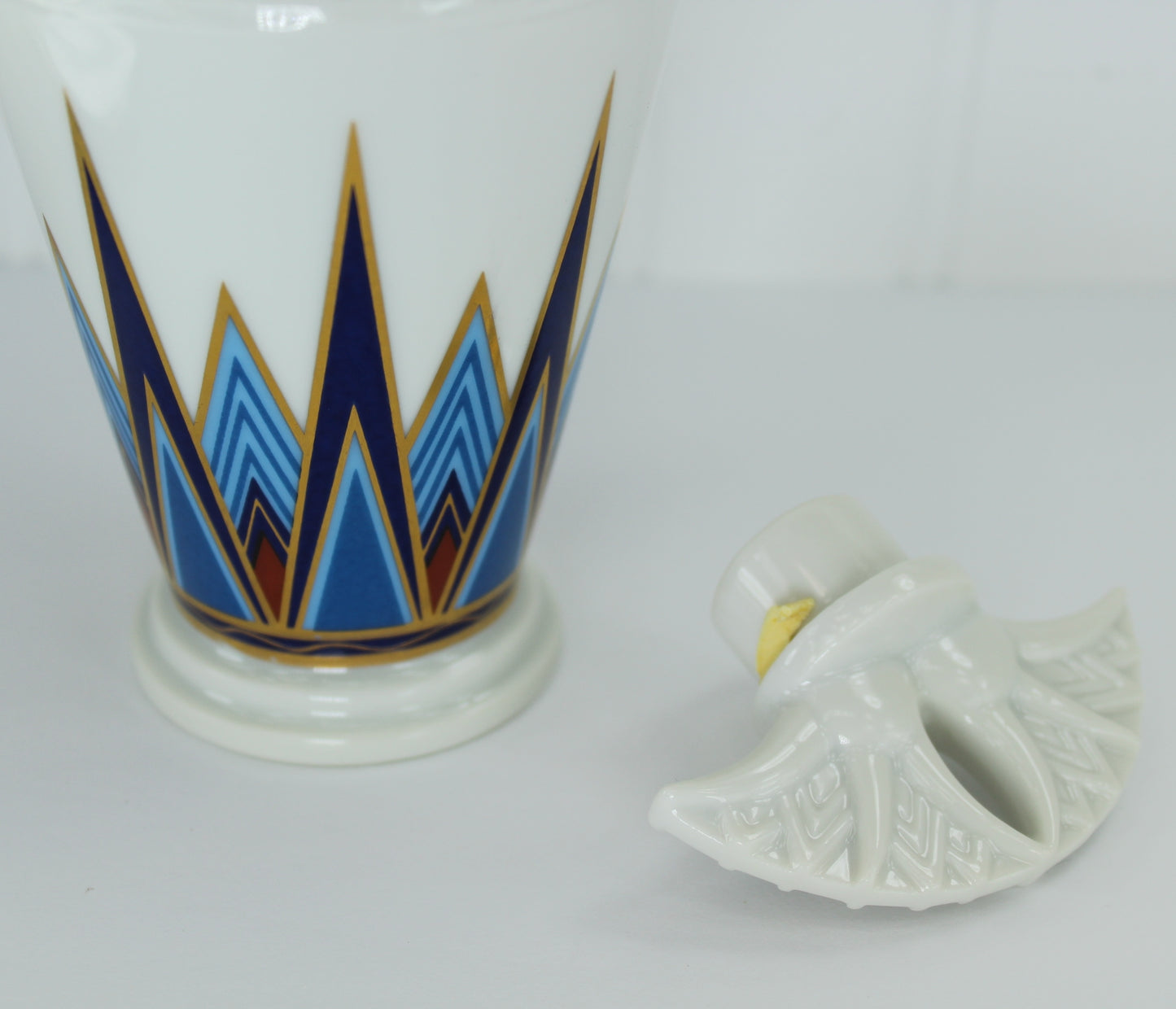 Vintage 1982 Treasures of Pharoahs Eliz Arden Collection Royal Pyramid Vase Egyp gilt and vivid colors