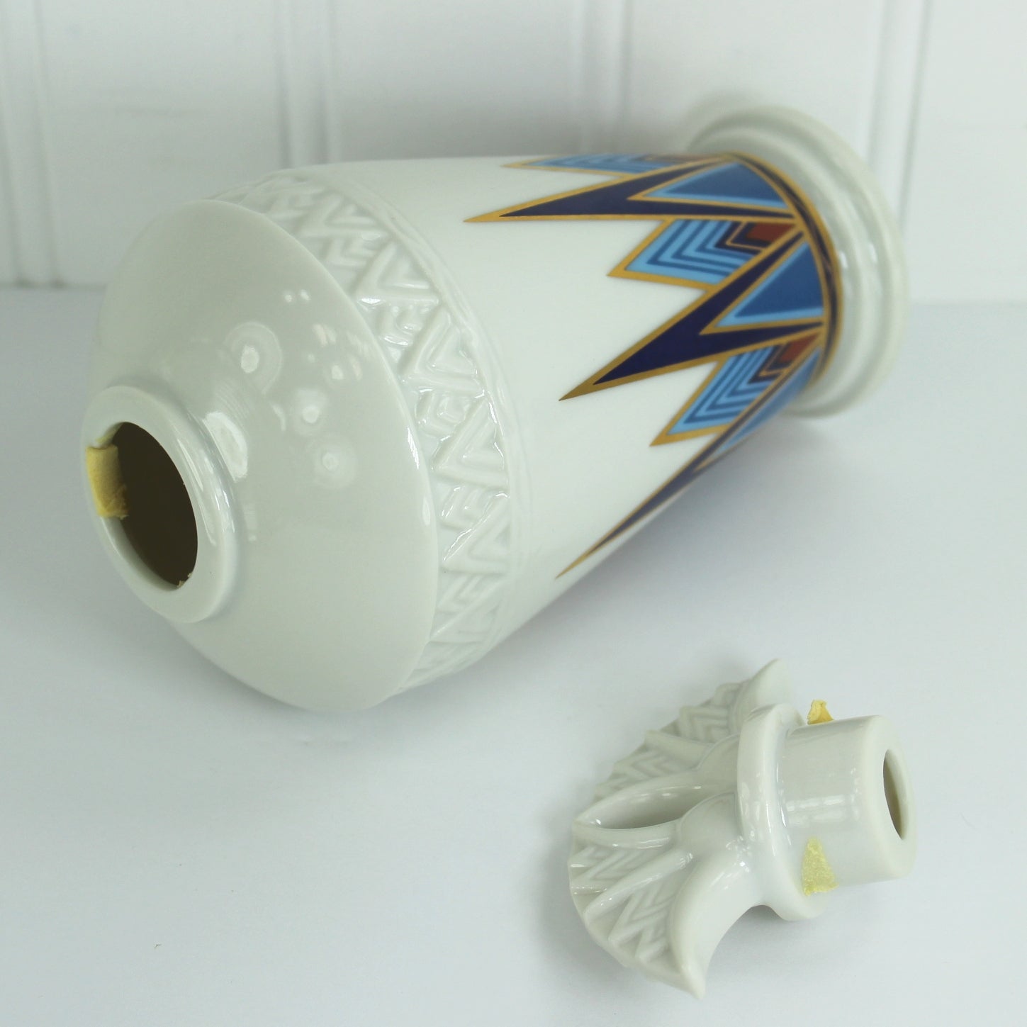 Vintage 1982 Treasures of Pharoahs Eliz Arden Collection Royal Pyramid Vase Egypt jar with stopper perfume lotion  