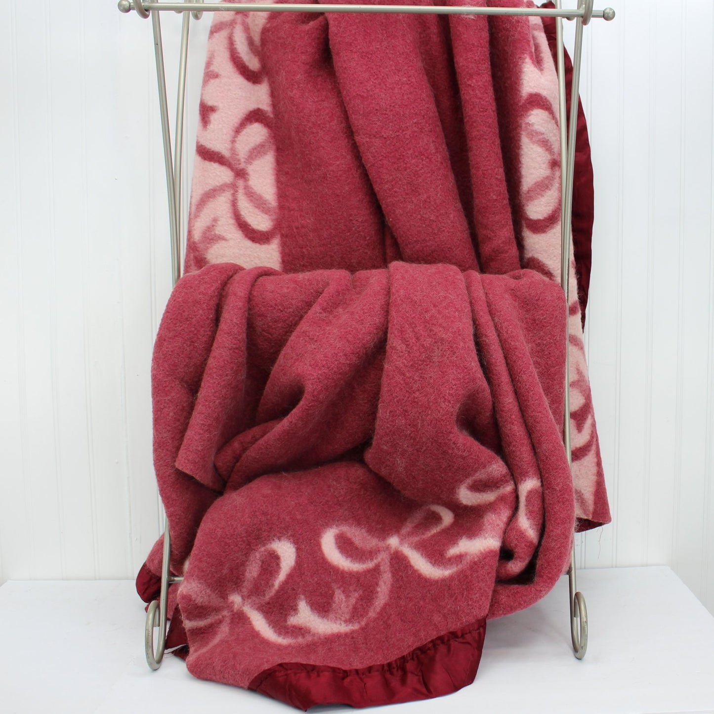 Unusual Pair Blankets Raspberry White Ribbon Design Borders Reversible both blankets