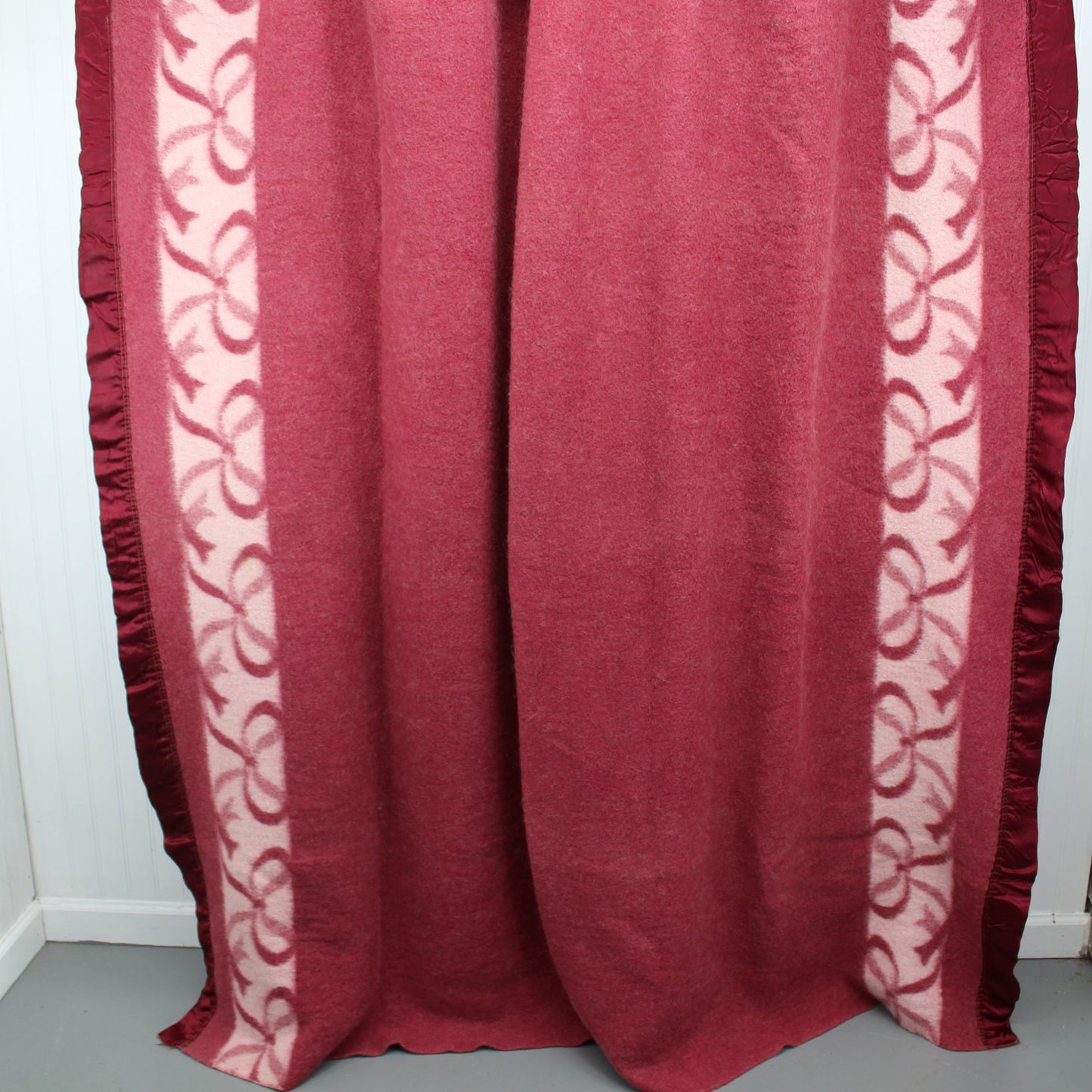 Unusual Pair Blankets Raspberry White Ribbon Design Borders Reversible full view of blanket