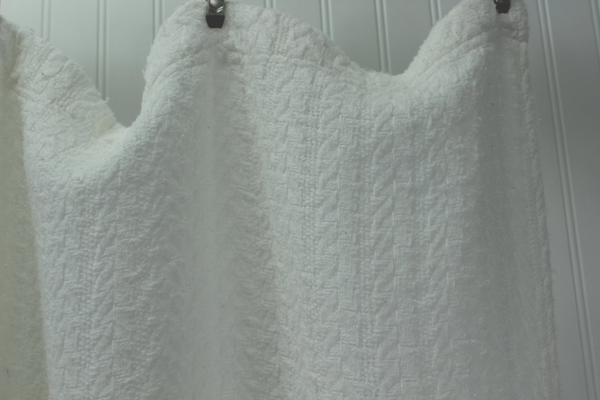 White Cotton Blanket  Heavy Woven Chevron Design 86" X 81" Full Queen nice pattern
