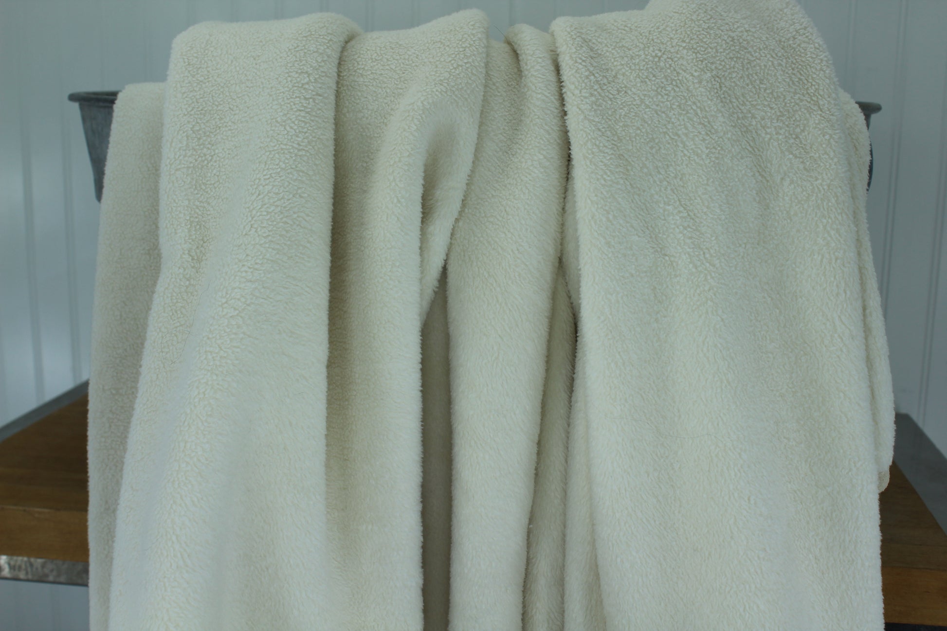 Peacock Alley Blanket 100% Egyptian Cotton Heavy Reversible White Vanilla Portugal Large plush