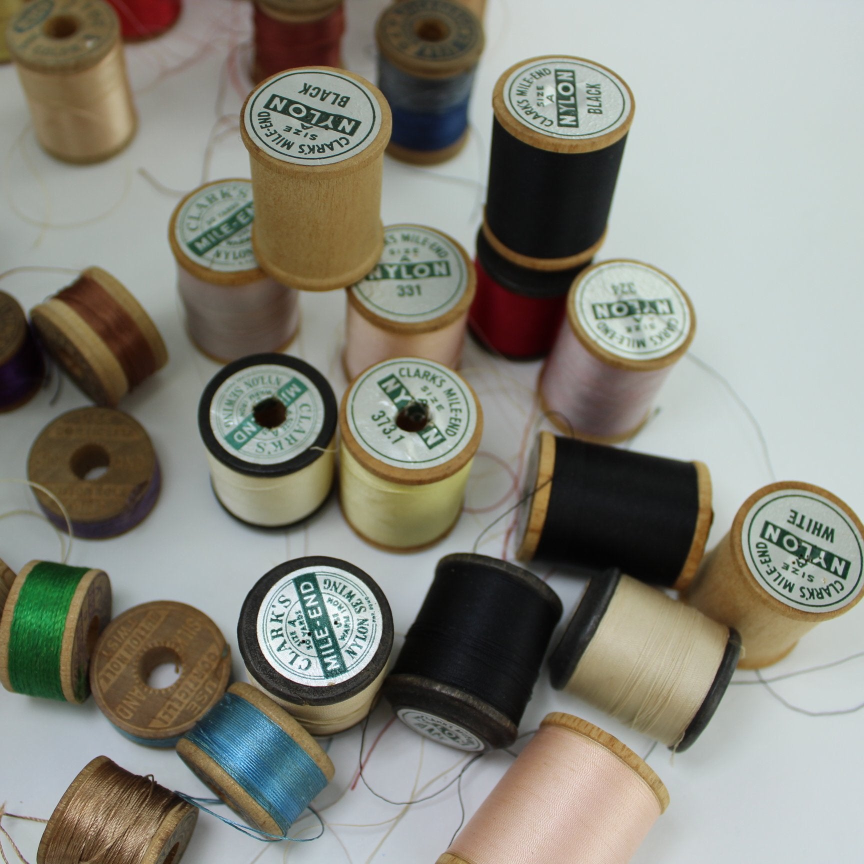 Lot Collection 112 Wooden Thread Spools All Sizes Sewing Crafts Belding Corticelli Richardson Clarks Rice's silk nylon cotton
