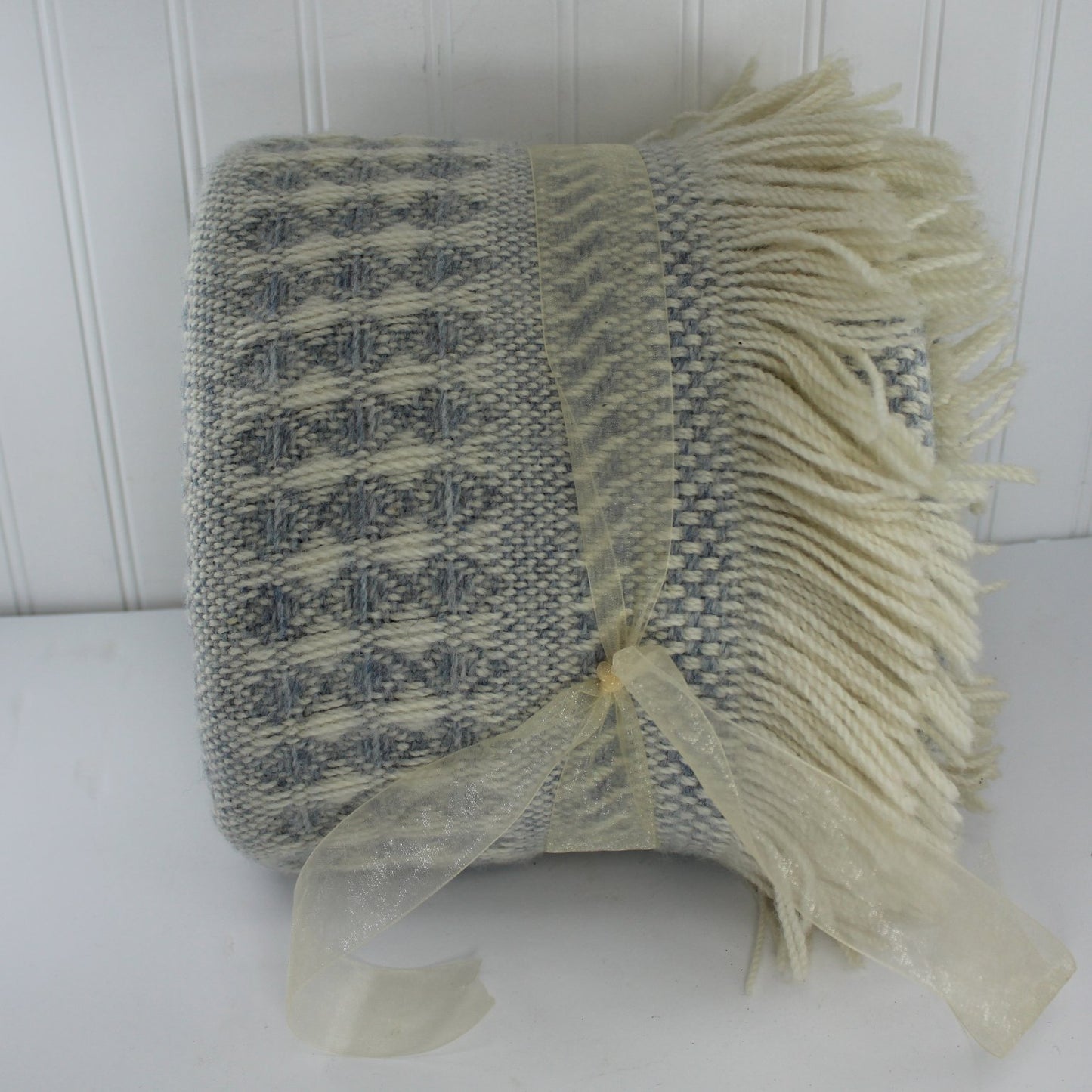 Pendleton Wool Throw Fringed Woven Design Blue Ivory great gift for yourself or other