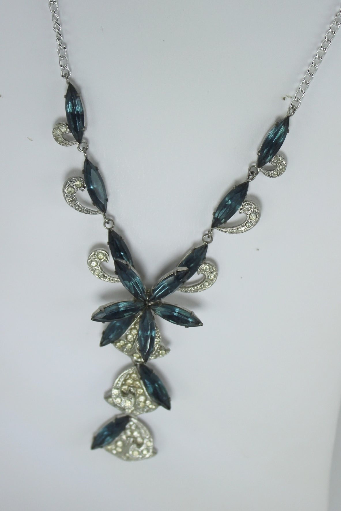 Stunning Lavalier Necklace Blue and Clear Glass Dimensional Lovely outstanding