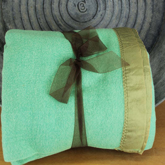 Unbranded Wool Blanket Medium Green Bronze Binding 71" X 80"