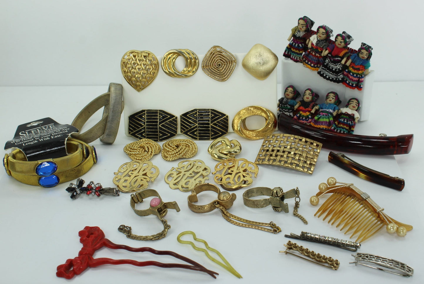 Vintage Accessories Lot 28 Pieces Hair Decor Purse Holders Shoe Dress Clips Sleeve Holders mid century