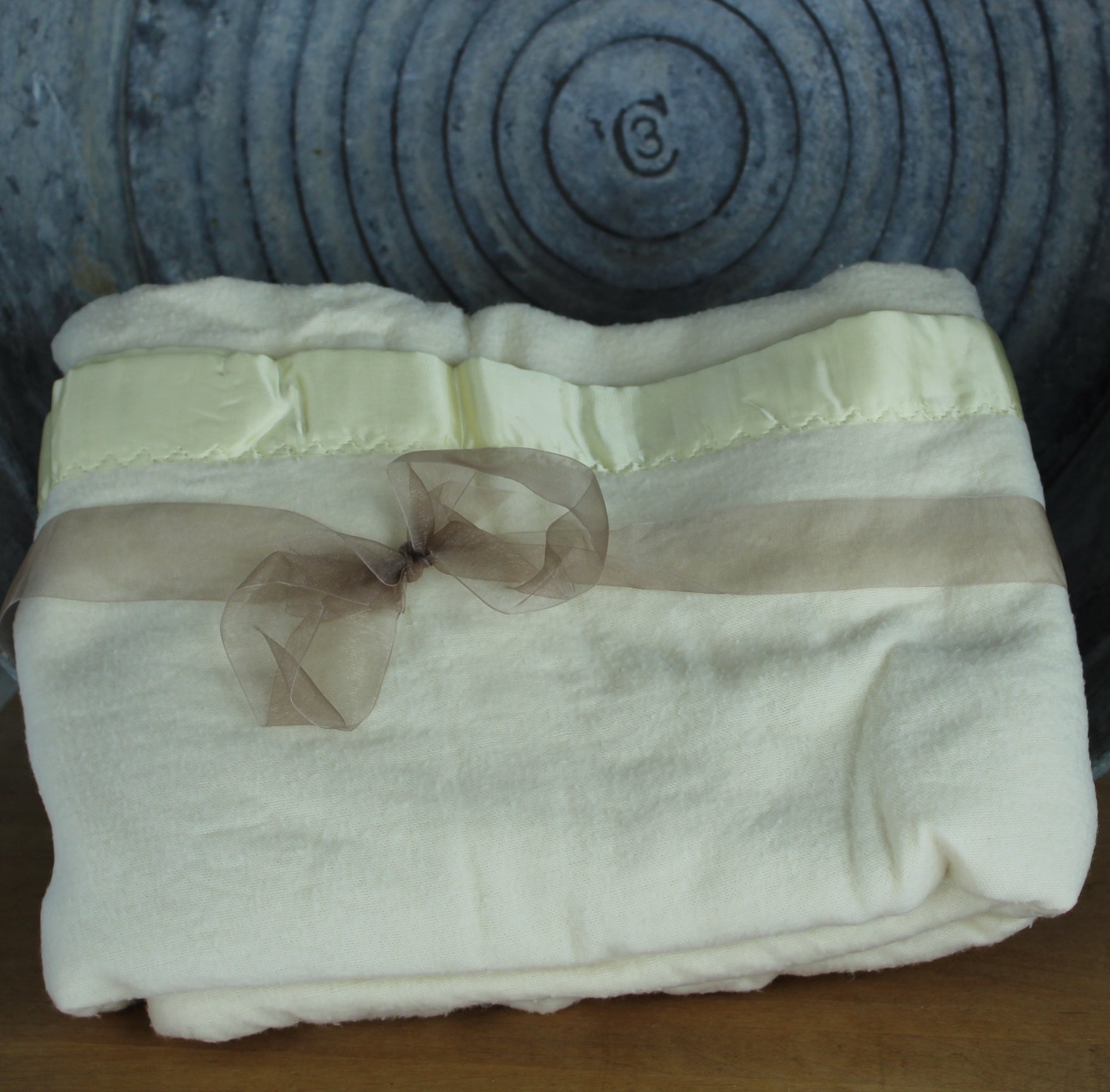 USA Cotton Polyester Blend Sheet Blanket Off-White 71" X 88"