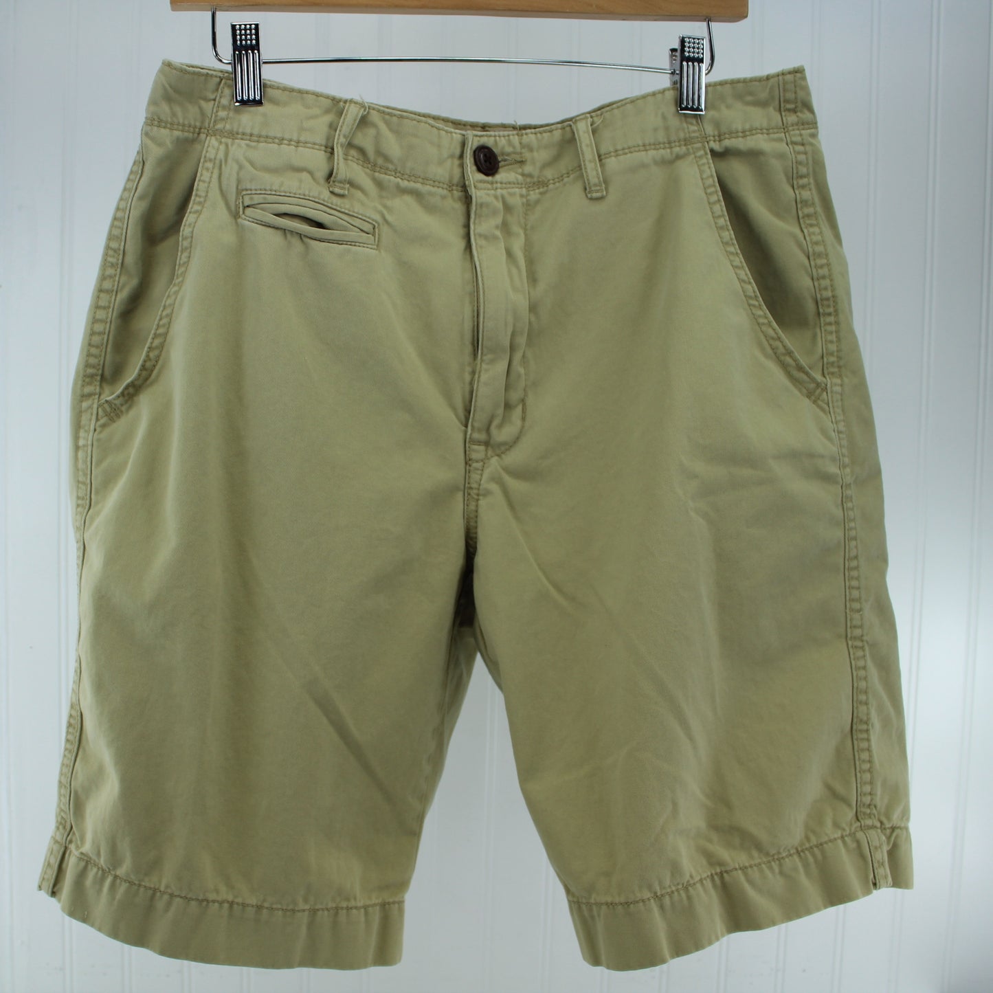 Arizona 100% Cotton Khaki Short Pants Watch Pocket Design Size 32 Inseam 9" used