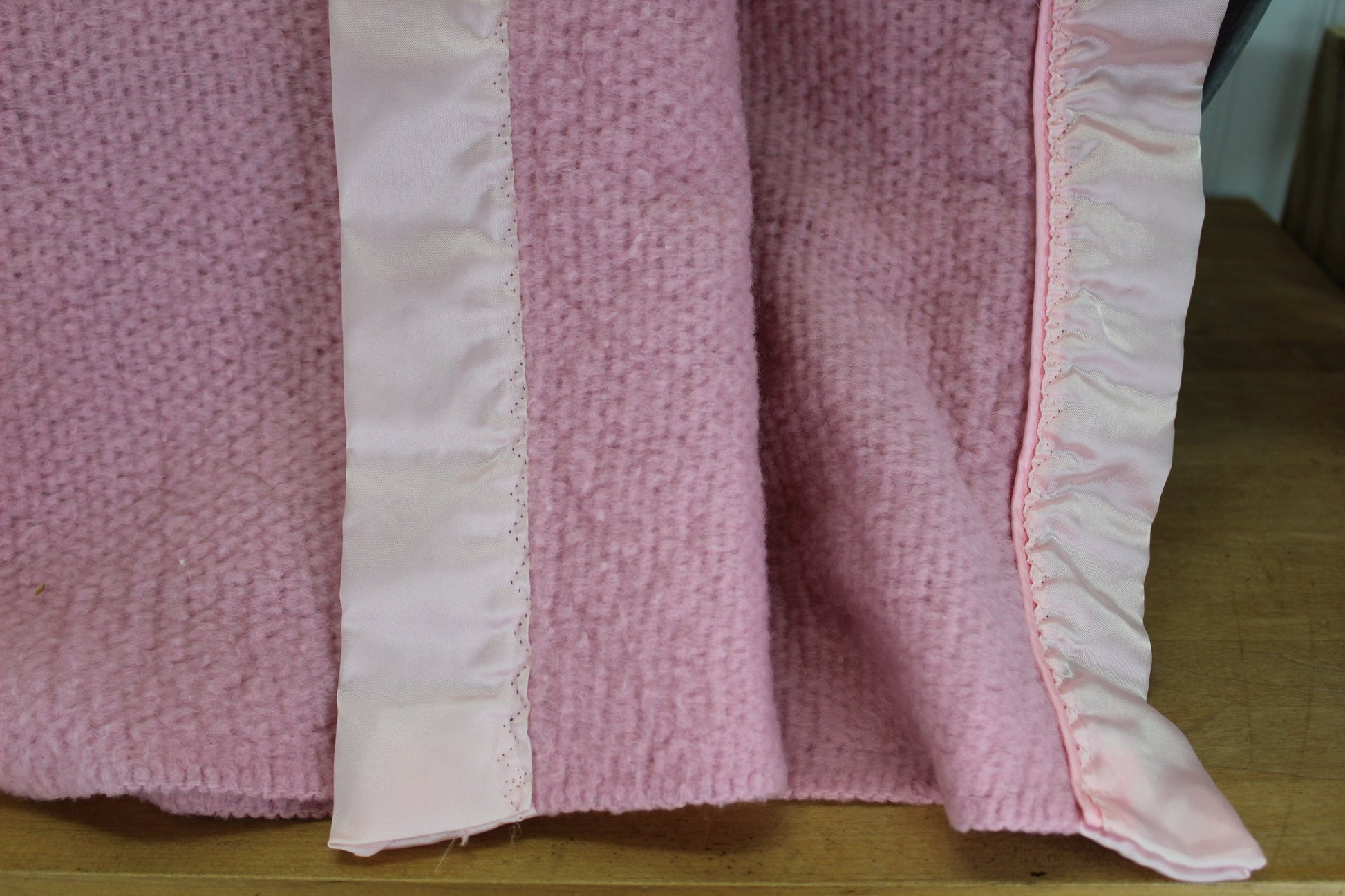 USA Acrylic Blanket - Pink Thermal Weave Decor Binding ~ 88" X 85" - Olde Kitchen & Home