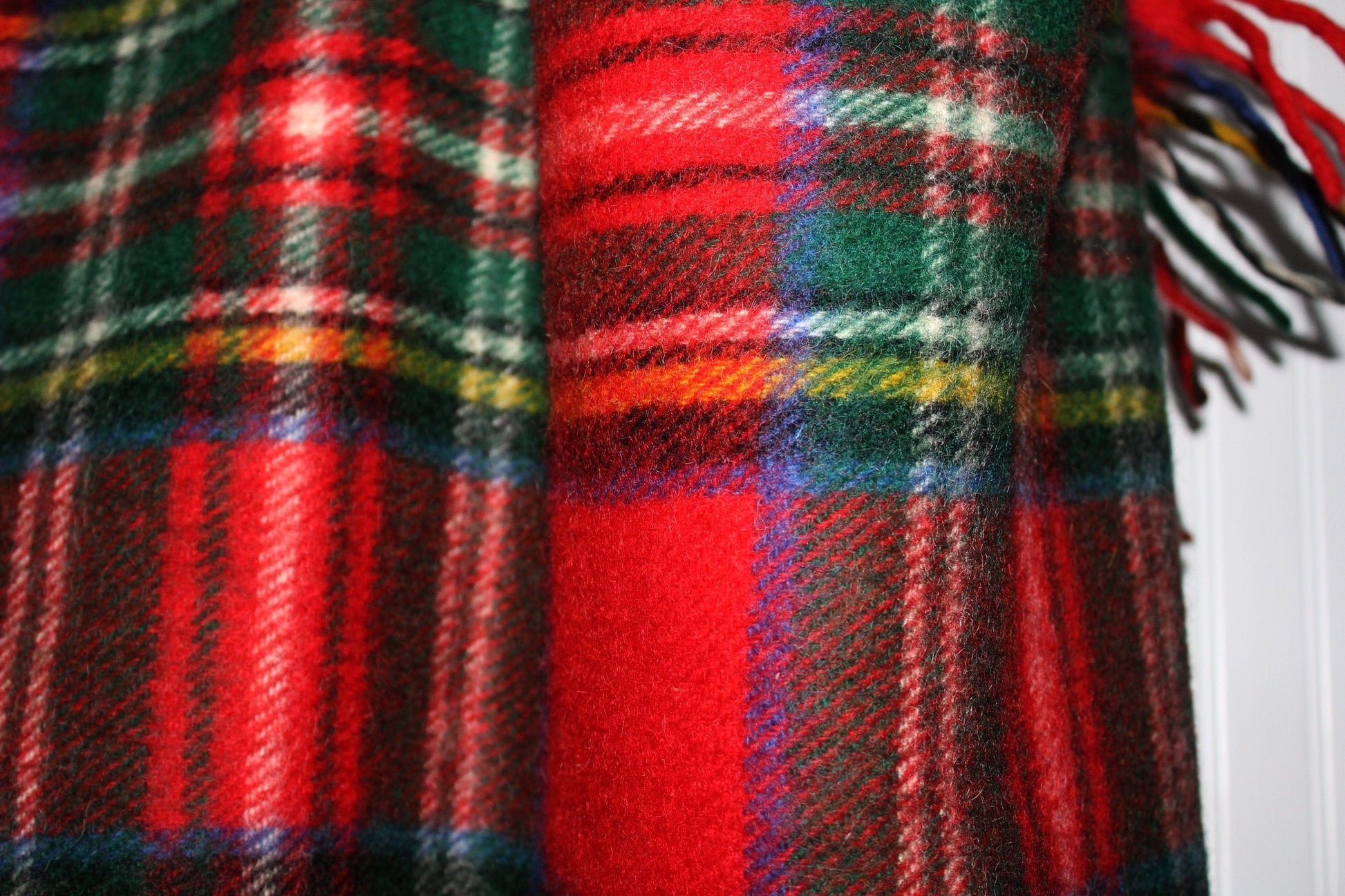 Horner Wool Fringed Throw 51" X 63" Red Tartan Plaid Heavy Soft Nap Excellent 1950s unusual