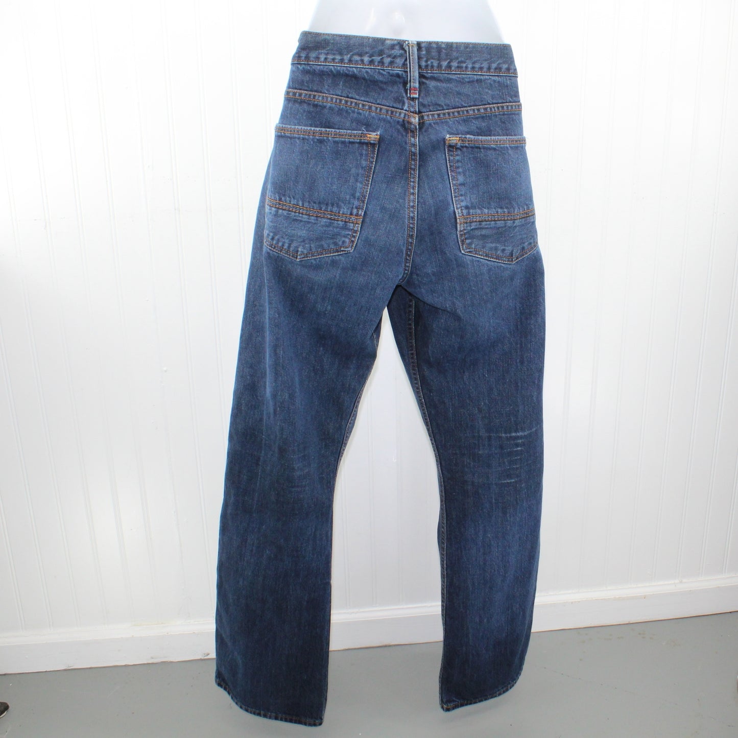 Arizona 100% Cotton Jeans Minor Distress 32X32 Orig Boot Cut distress only over pocket front