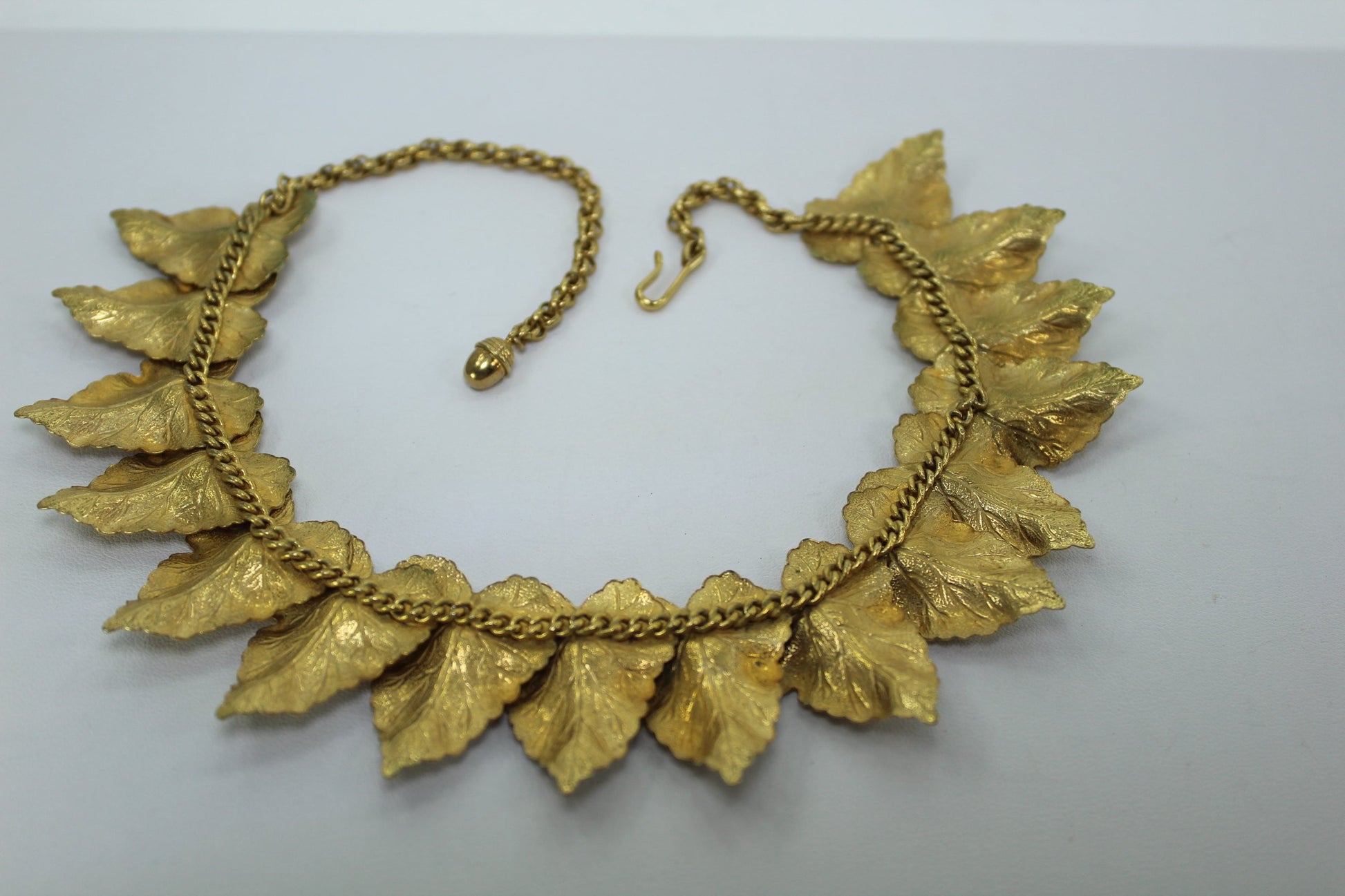 Choker 1980s Necklace Finely Detailed Leaves Heavily Dimensional Fine Quality rare