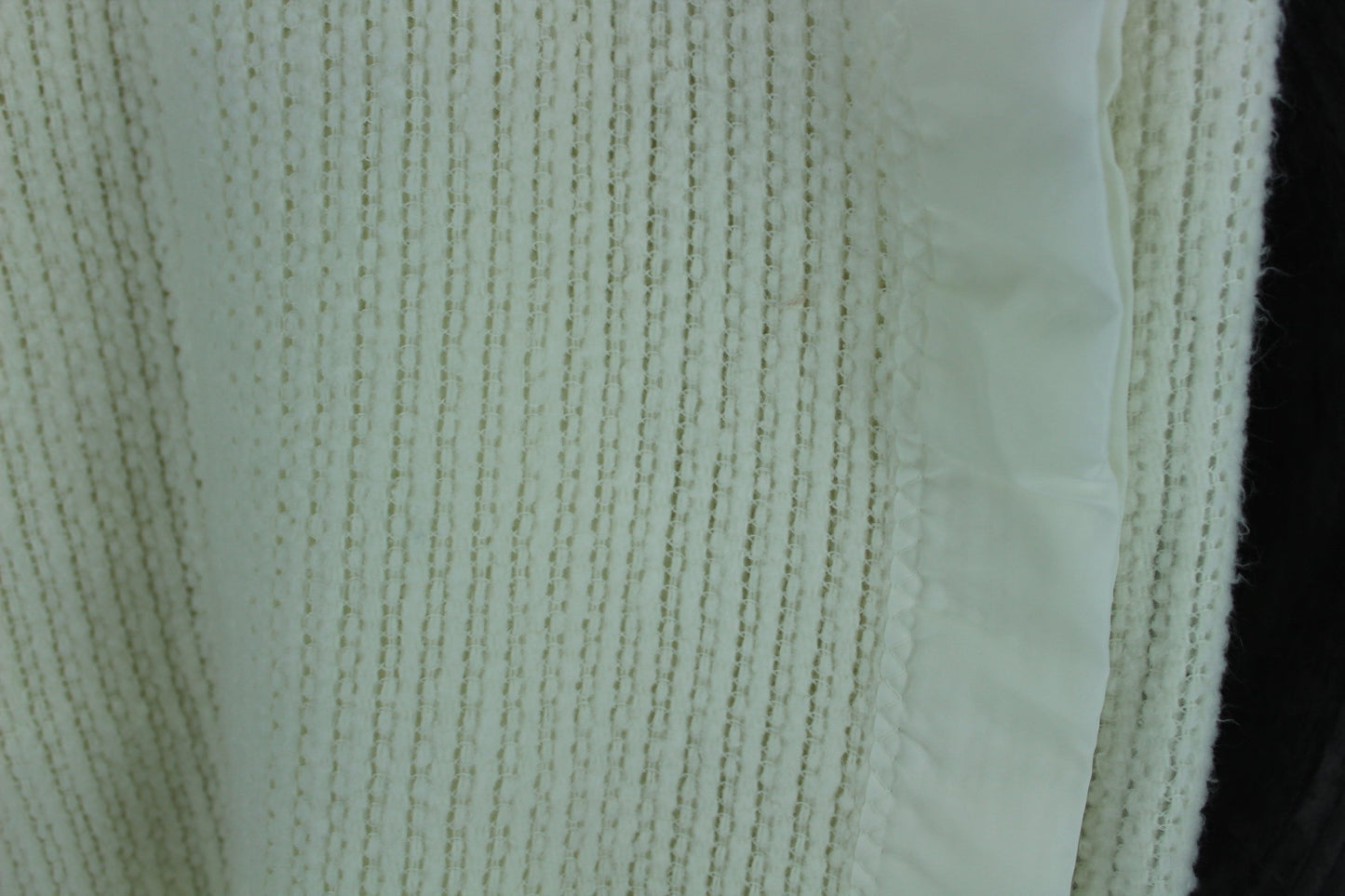 Unbranded White Acrylic Blanket - Thermal Weave ~ 65" X 85" horizontal weave pattern