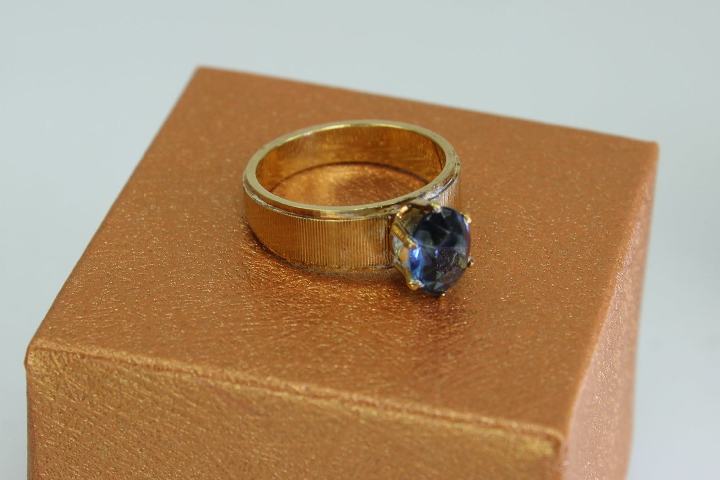 Vintage Premier Designs Lot 2 Items Ring Blue Large Stone Mod Heart Pin older nice
