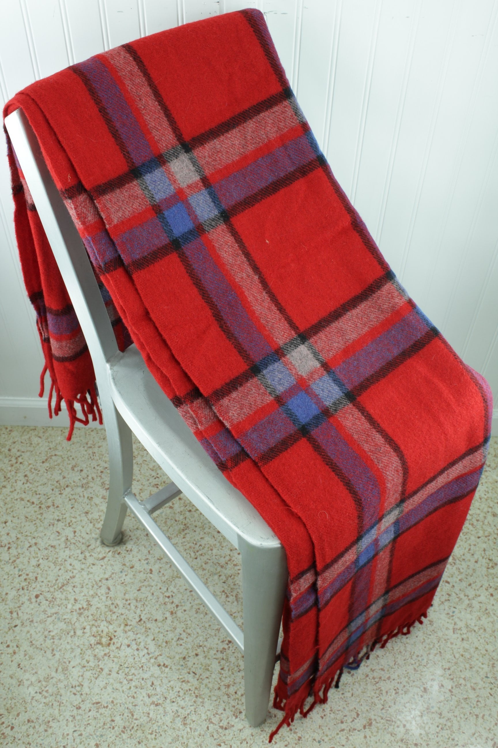 Faribo Wool Vintage Stadium Blanket with Carrier Vintage Red Plaid Fluff Loomed soft