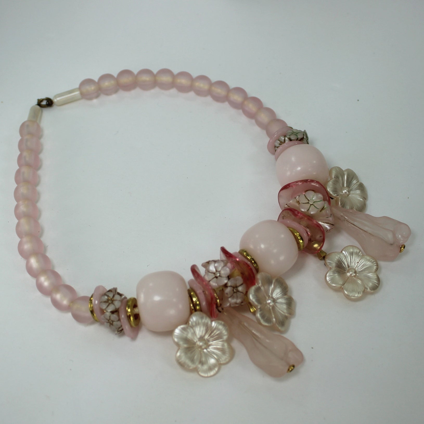 Stunning Necklace Pink Ivory Rose Multi Shape Beads Flowers Round Discs Unusual very nice vintage condition