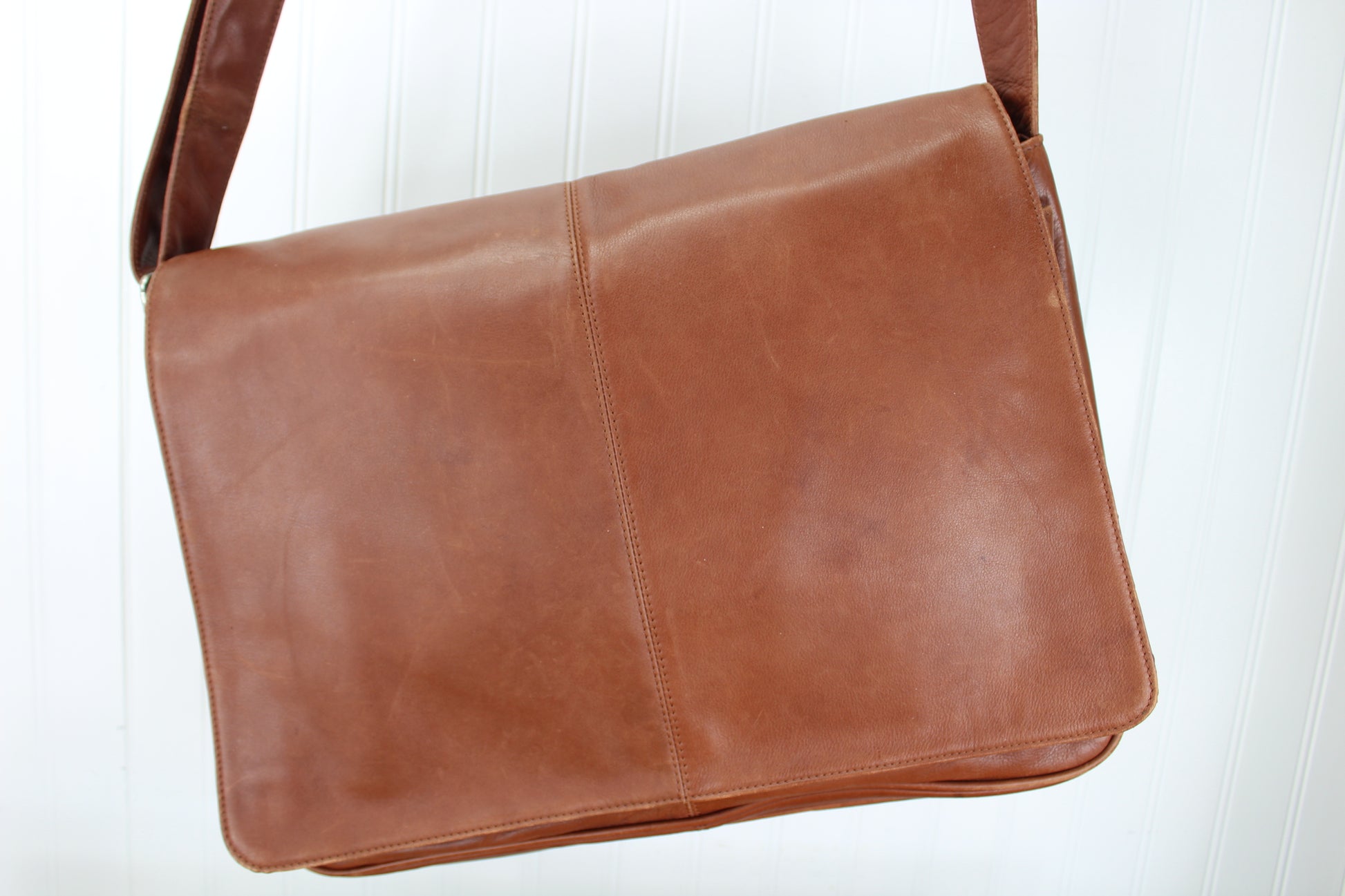 Osgoode Marley Brandy Leather Crossbody Messenger Shoulder Bag 16 1/2" elegant bag