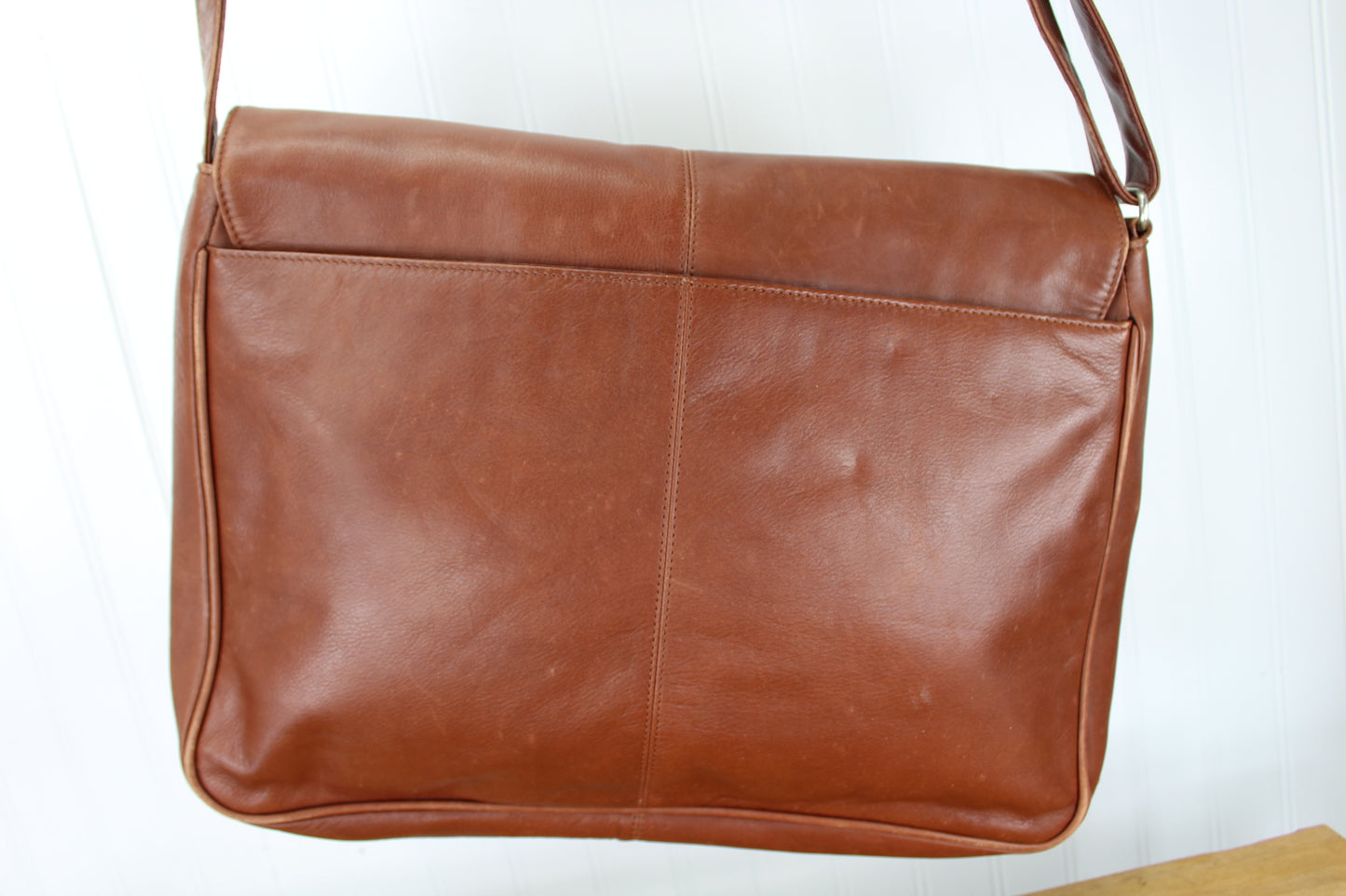 Osgoode Marley Brandy Leather Crossbody Messenger Shoulder Bag 16 1/2" brandy brown color