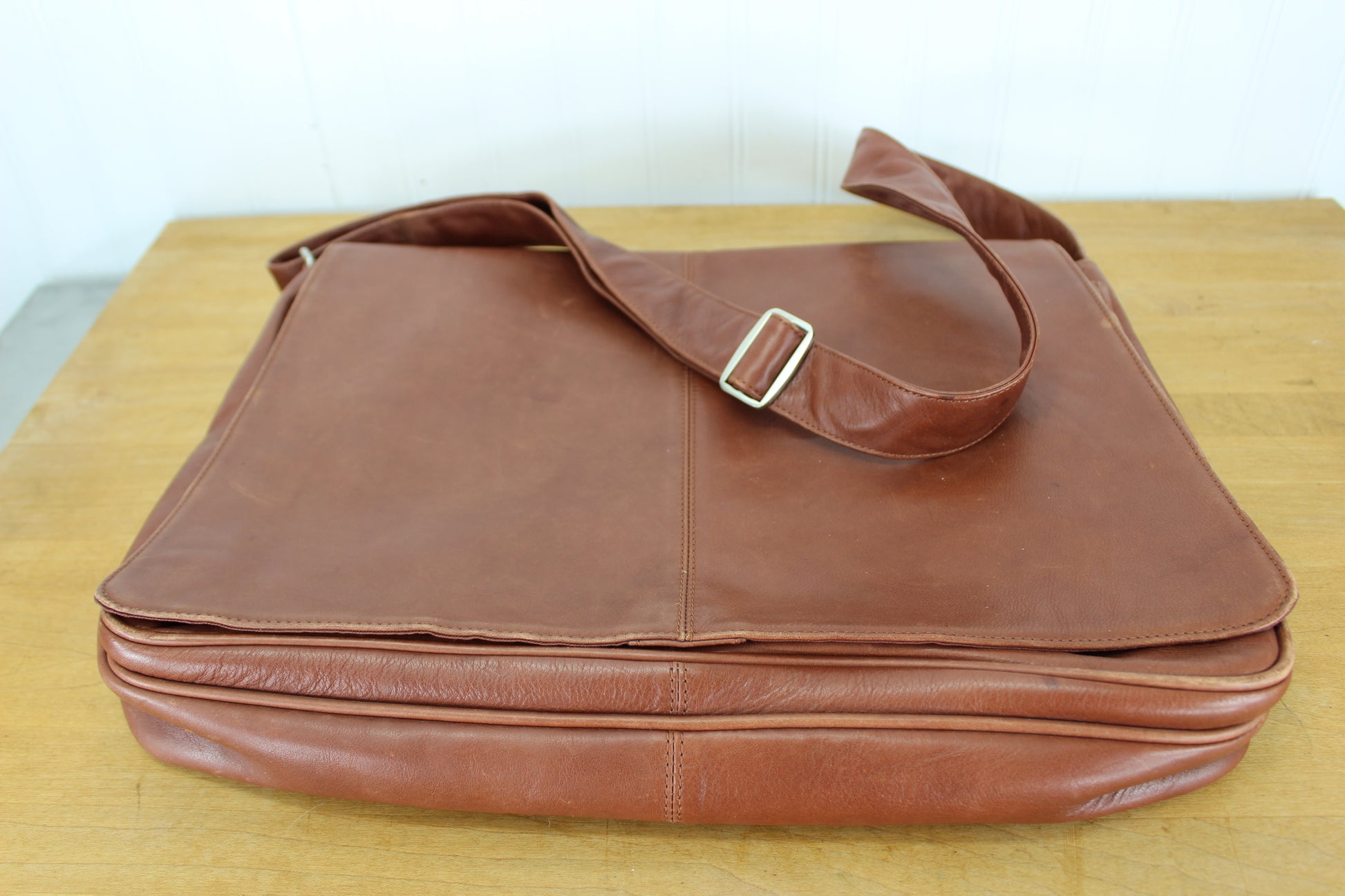 Osgoode Marley Brandy Leather Crossbody Messenger Shoulder Bag 16 1/2" comfortable sleek design