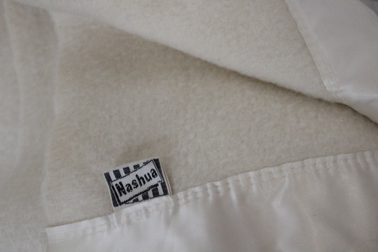 Nashua Wool Blanket Ivory Lovely Weave Satin Binding 71" X 86" soft