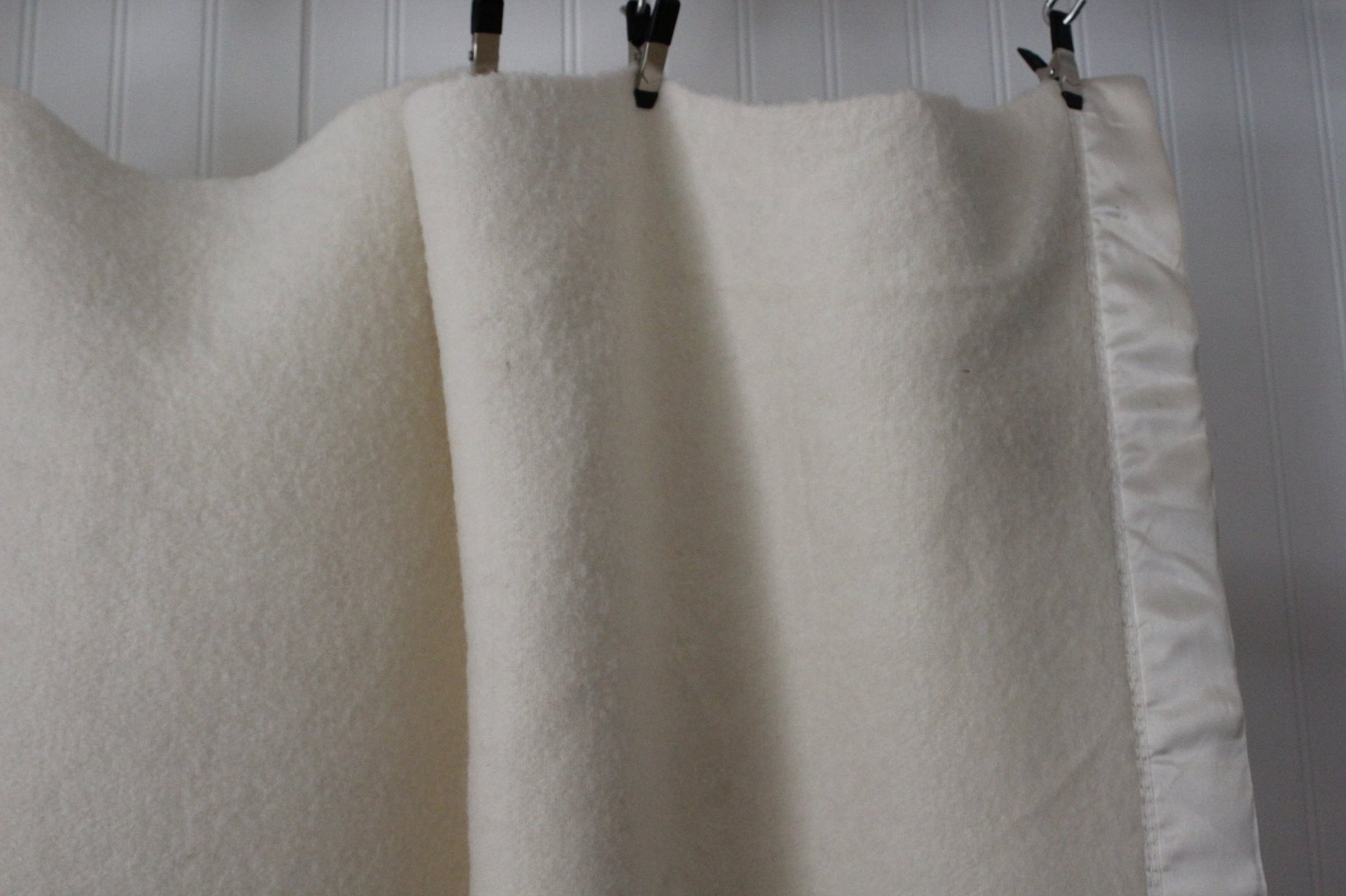 Nashua Wool Blanket Ivory Lovely Weave Satin Binding 71" X 86" dense used