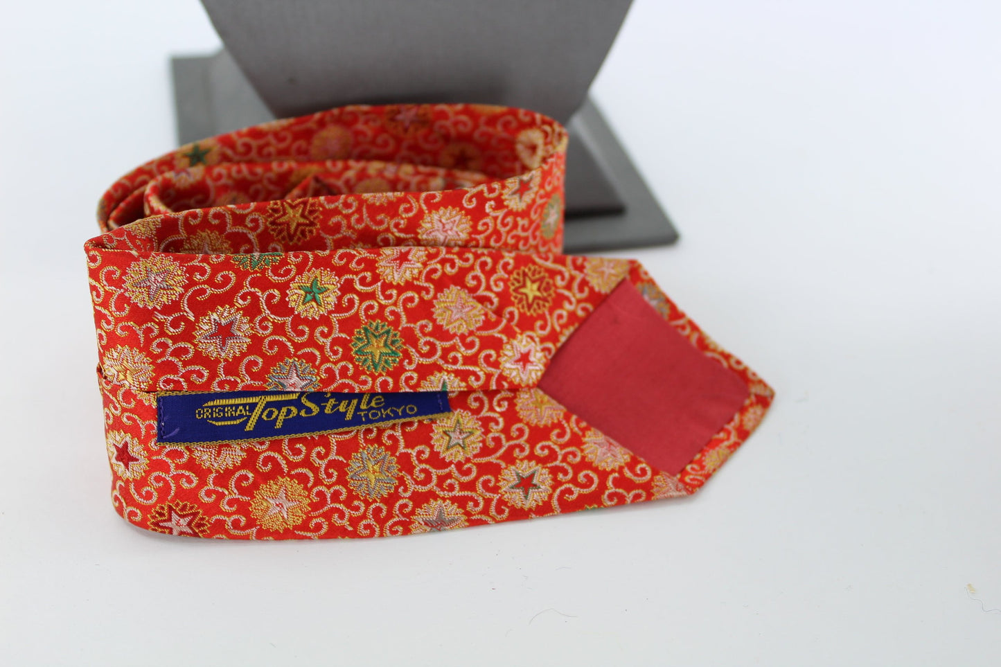 Vintage Skinny Necktie Top Style Tokyo Japan Silk Red Starburst collectible