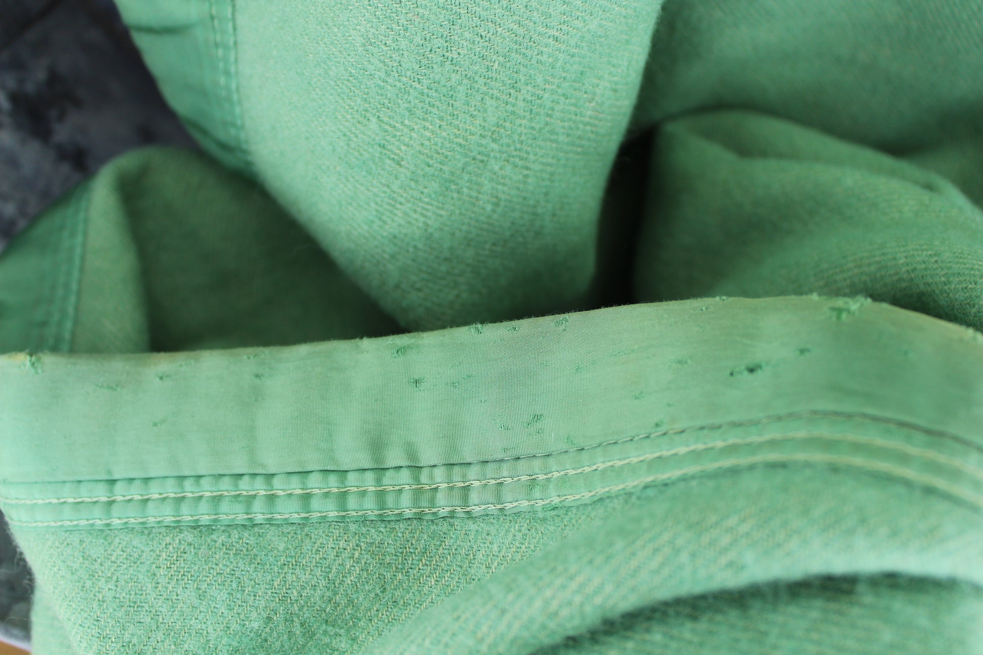 Chatham Wool Blanket - 1940s 50s - Green Soft Nice Weave - 66" X 79" nicely used older b lanket