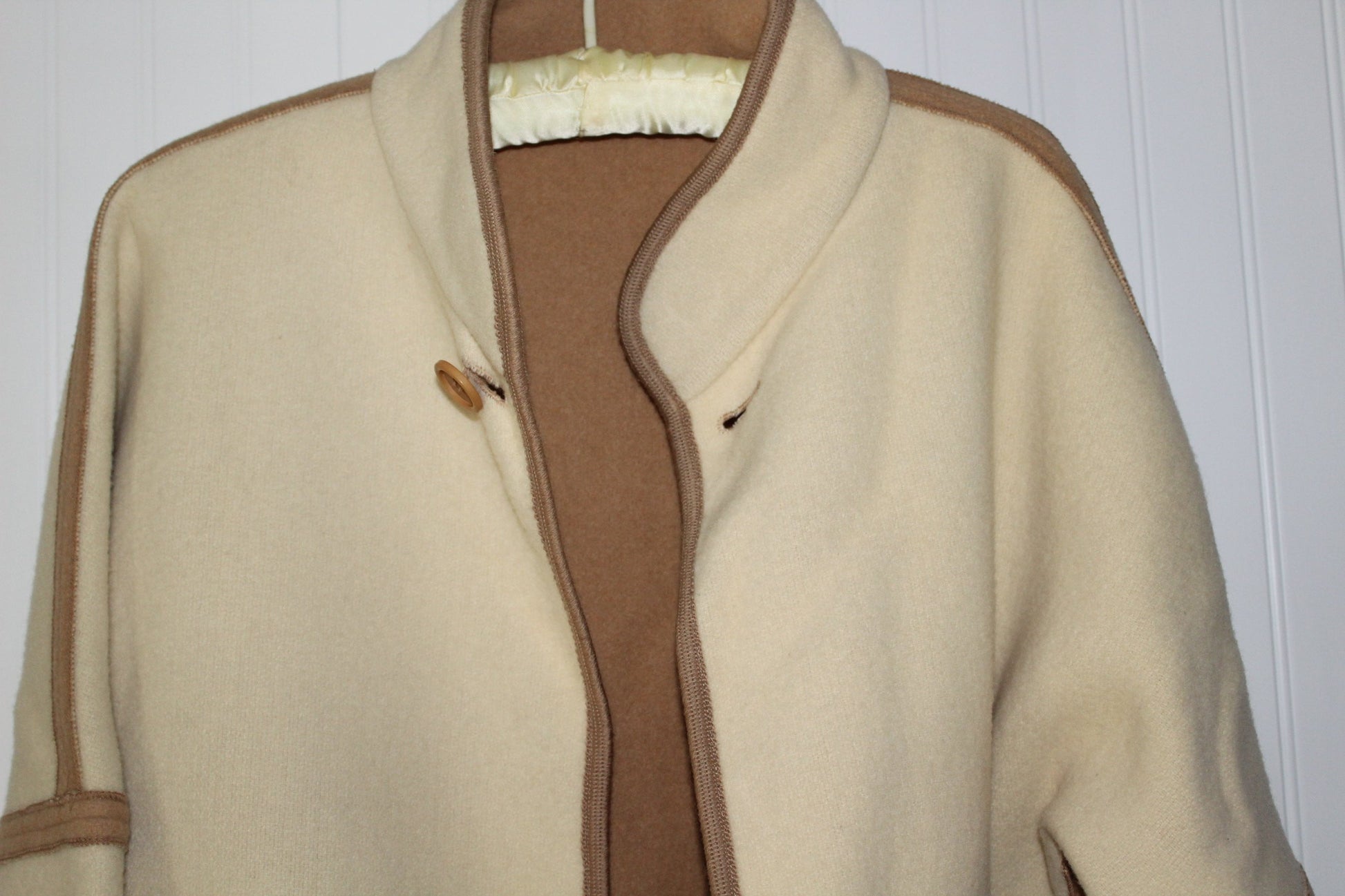Cuddlecoat Turnaround Jacket Reversible Wool Cream Tan Medium Fits like Large big