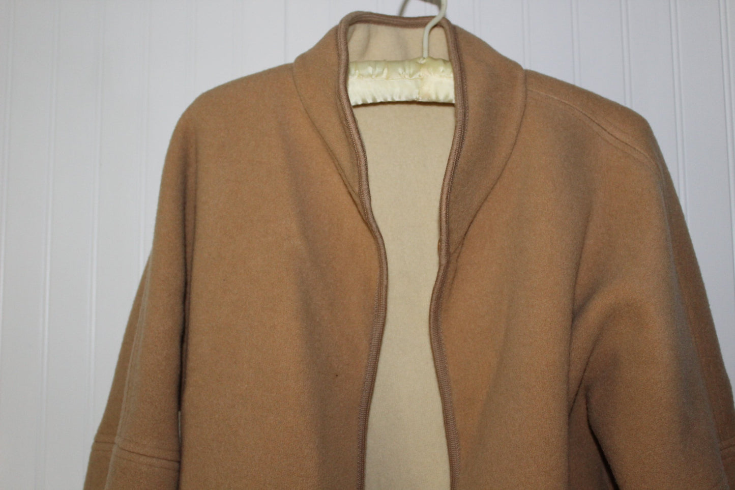 Cuddlecoat Turnaround Jacket Reversible Wool Cream Tan Medium Fits like Large like new