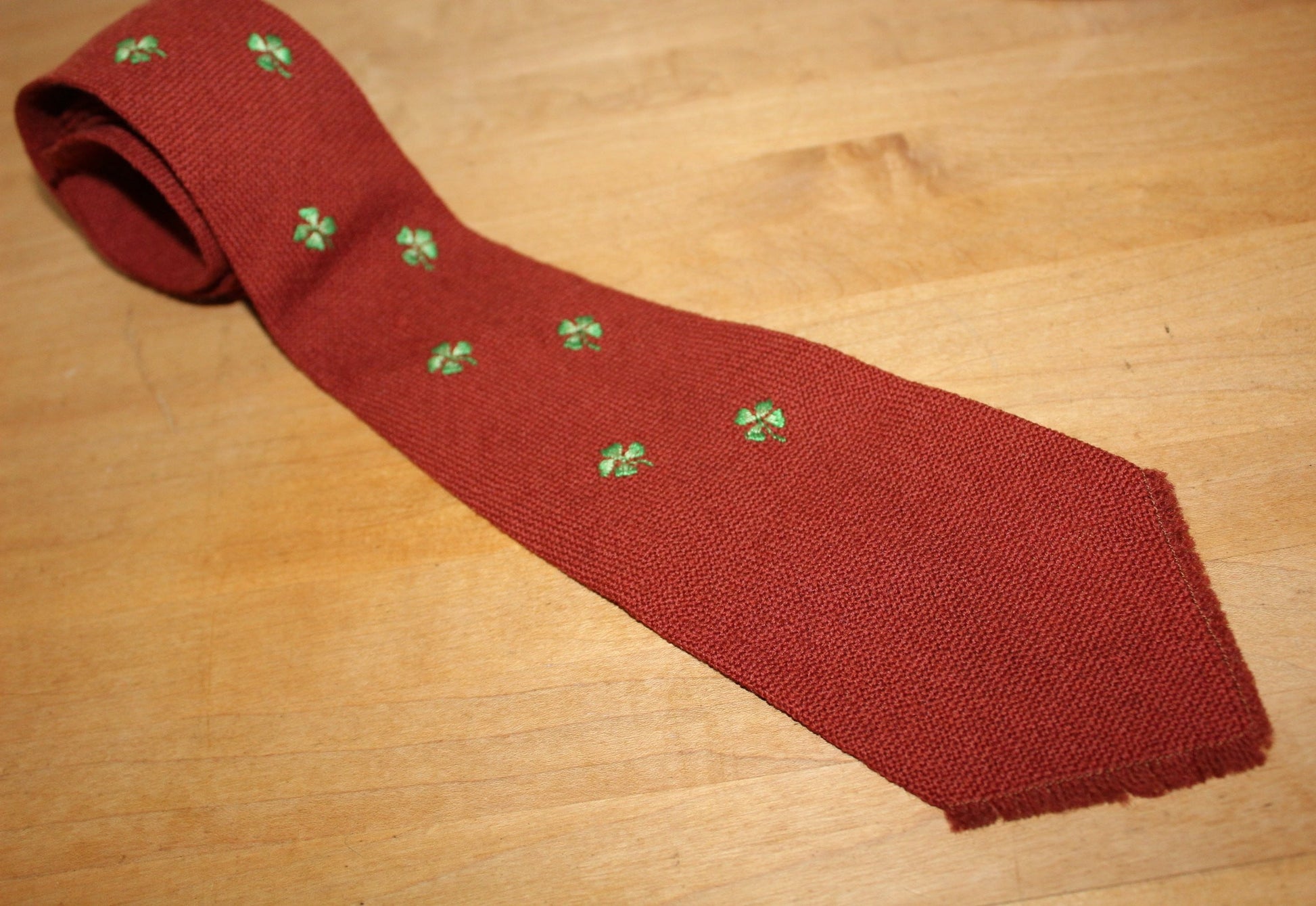TEWA Embroidered Wool Necktie - Native American Hand Loomed - Santa Fe Mkt 4 leaf clovers