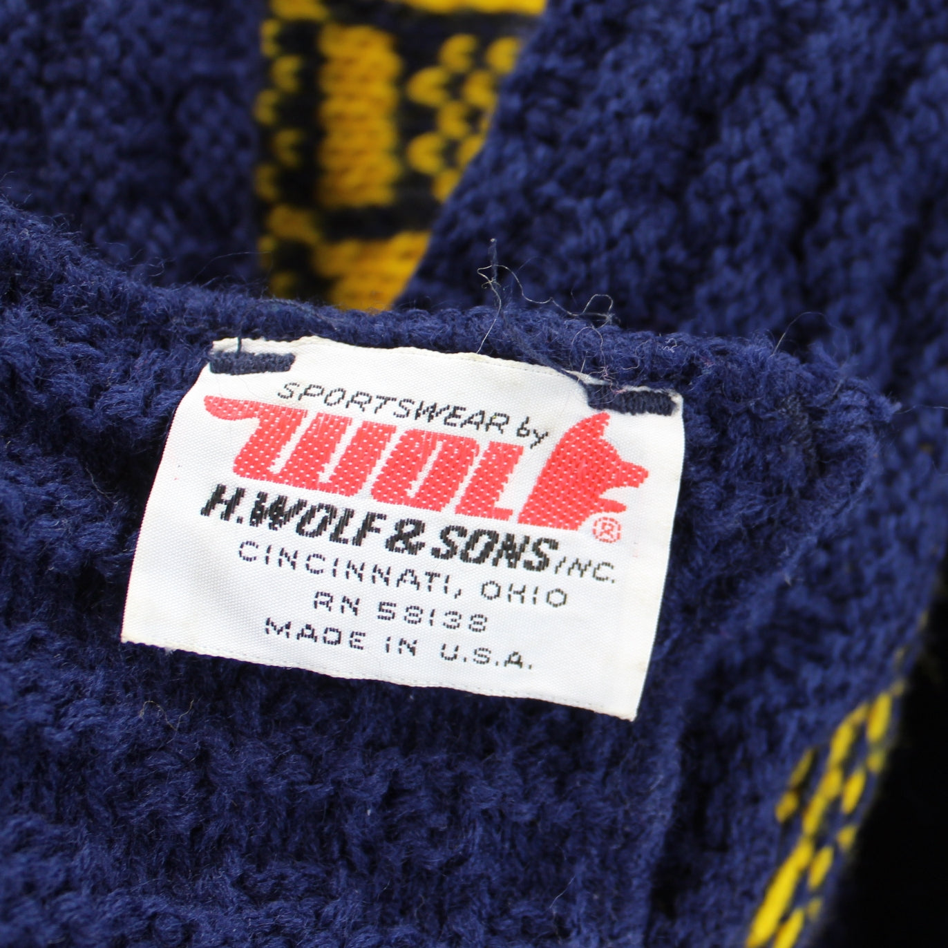 UCD UC Davis Wolf & Sons Vintage Acrylic Sweater Knit Stadium Blanket Made Cincinnati USA oiginal ribbon tag