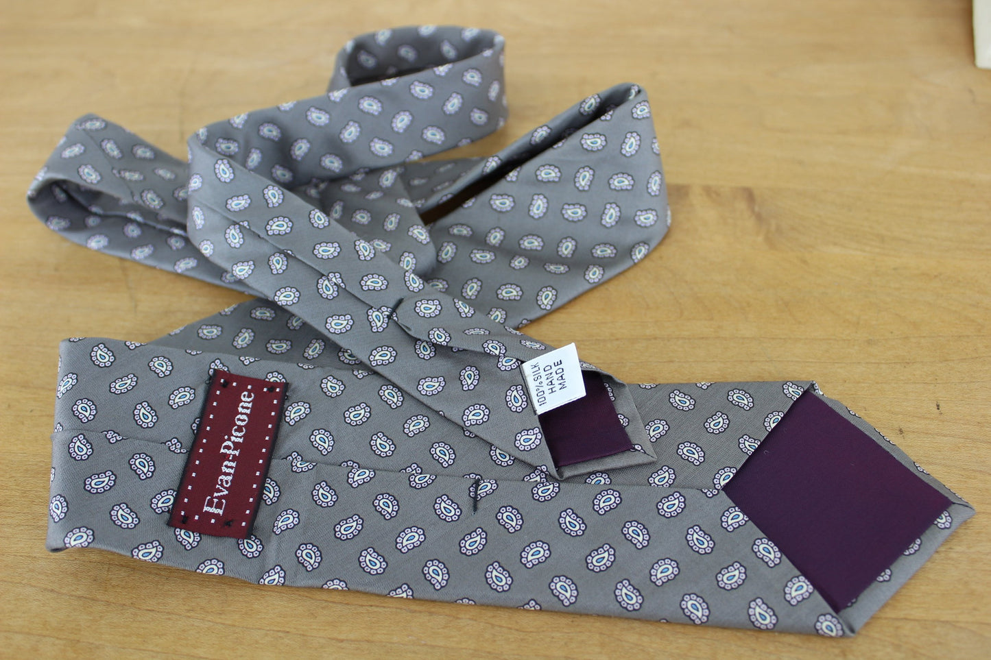 Evan Picone Necktie Pocket Square - Elegant Grey Silk Paisley - Vintage hand made