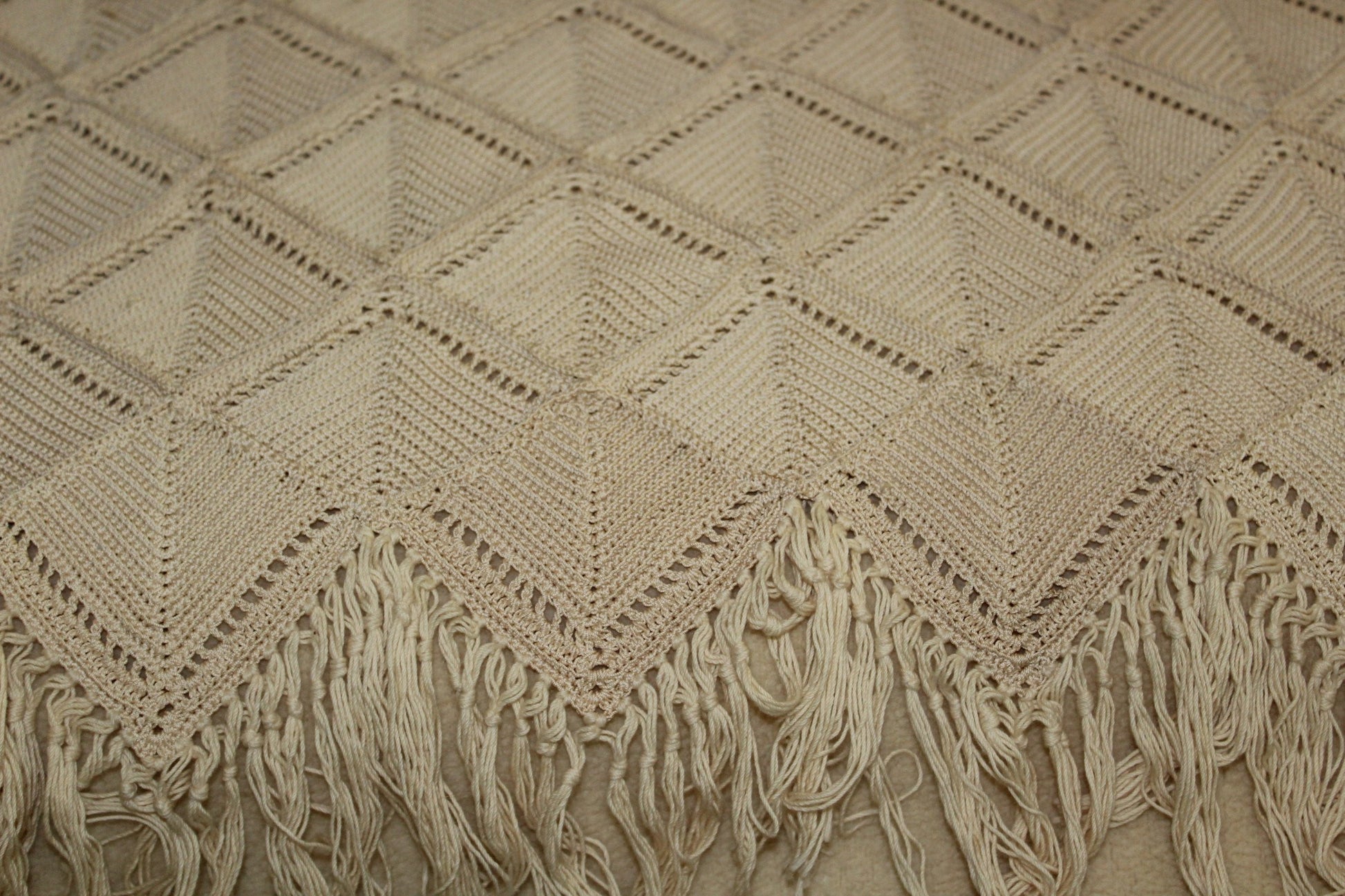 Vintage Antique Crochet Coverlet Bedspread Ecru Hand Made Very Heavy Cotton 10#