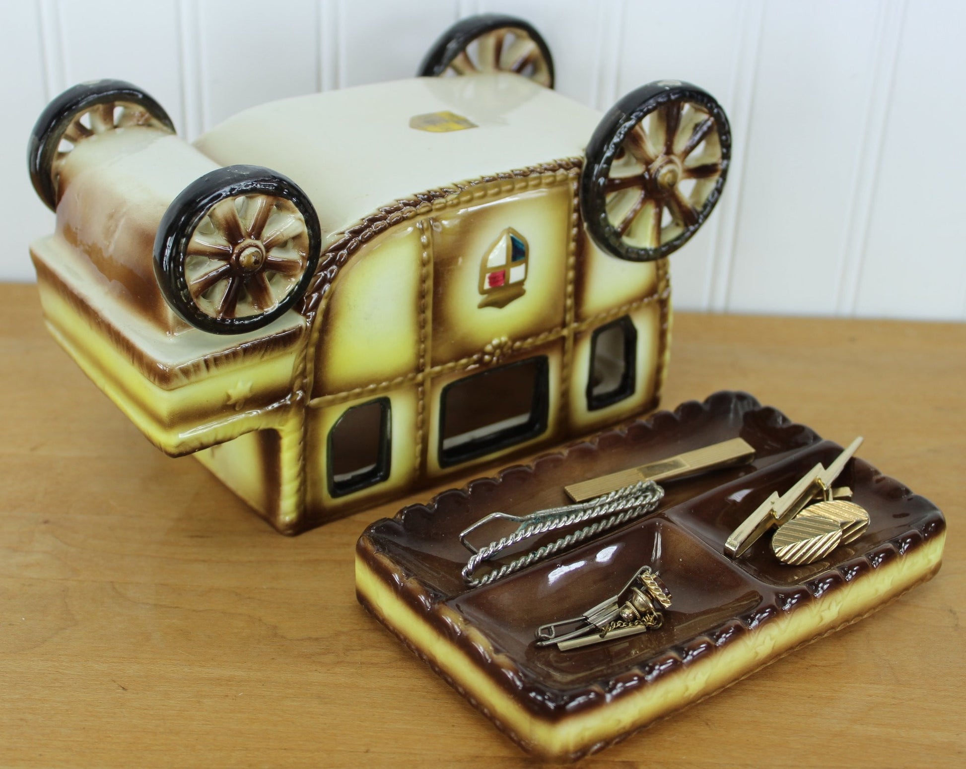 Swank Royal Coach Valet with Swank Men's Jewelry - Vintage fun gift