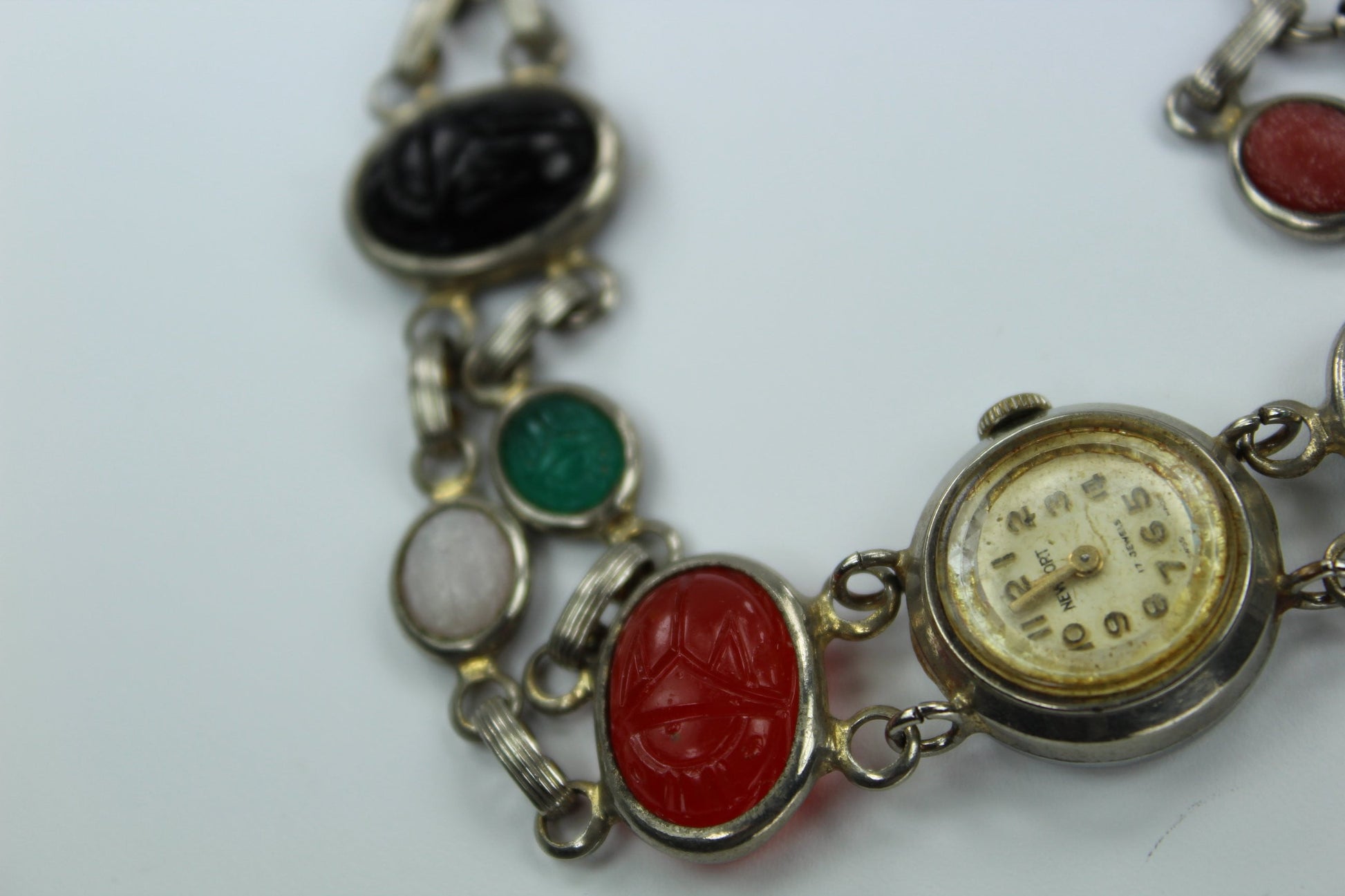 Vintage Scarab Watch Running NEWPORT 17 Jewels  Mid Century used