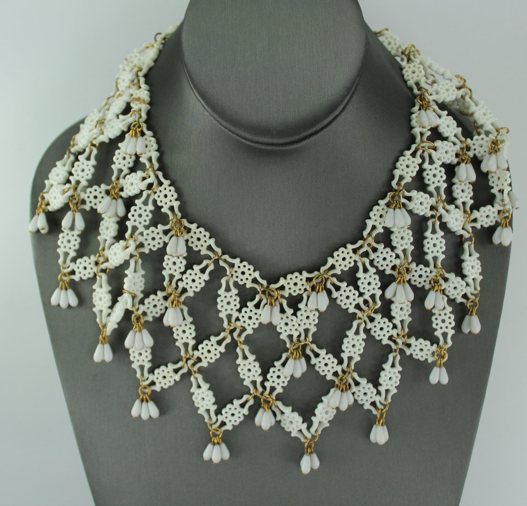 Lacy Vintage Choker Bib Necklace White Plastic Dangle Beads Gold Rings 1970s