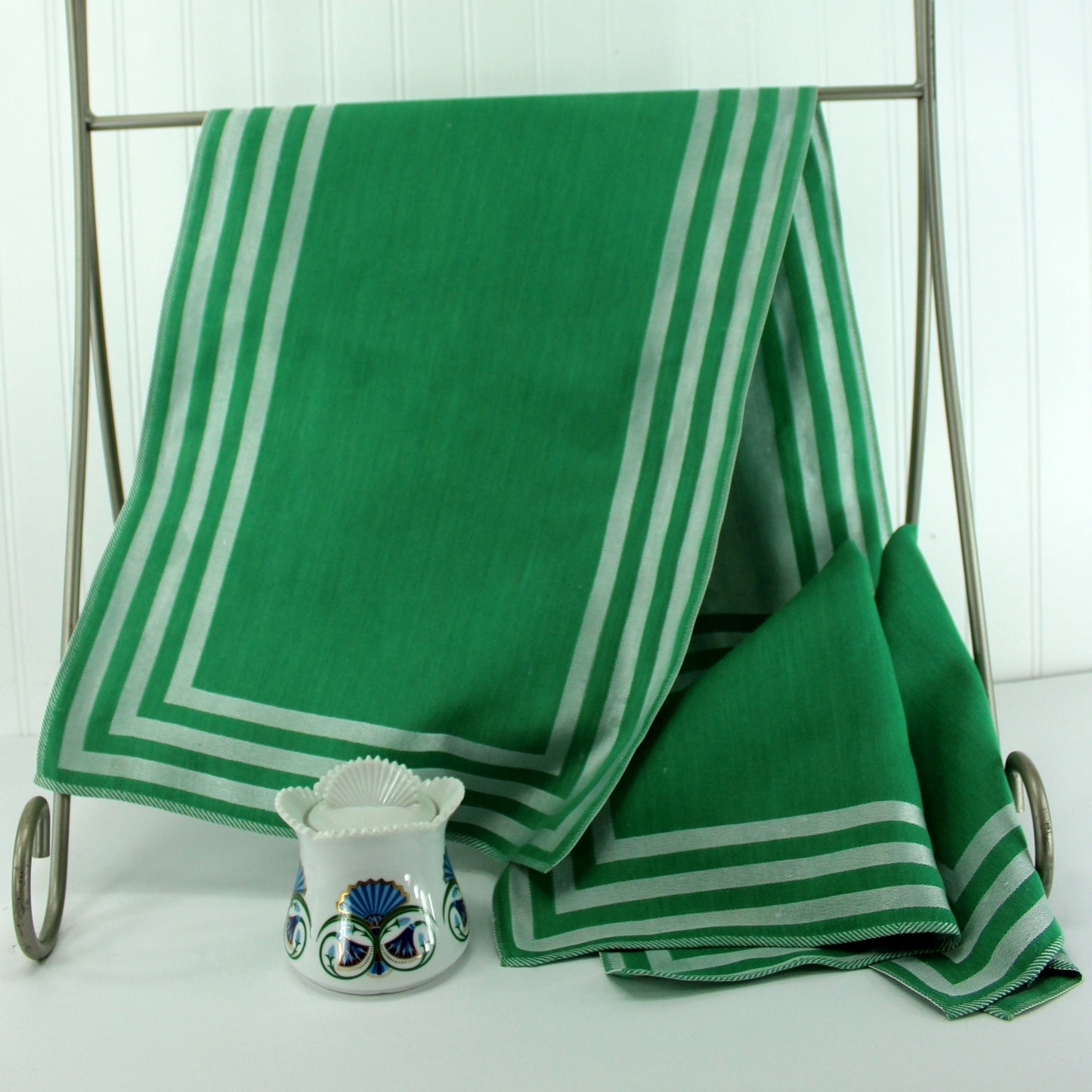 Table Center Runner 2 Matching Napkins Green Silvery Stripes