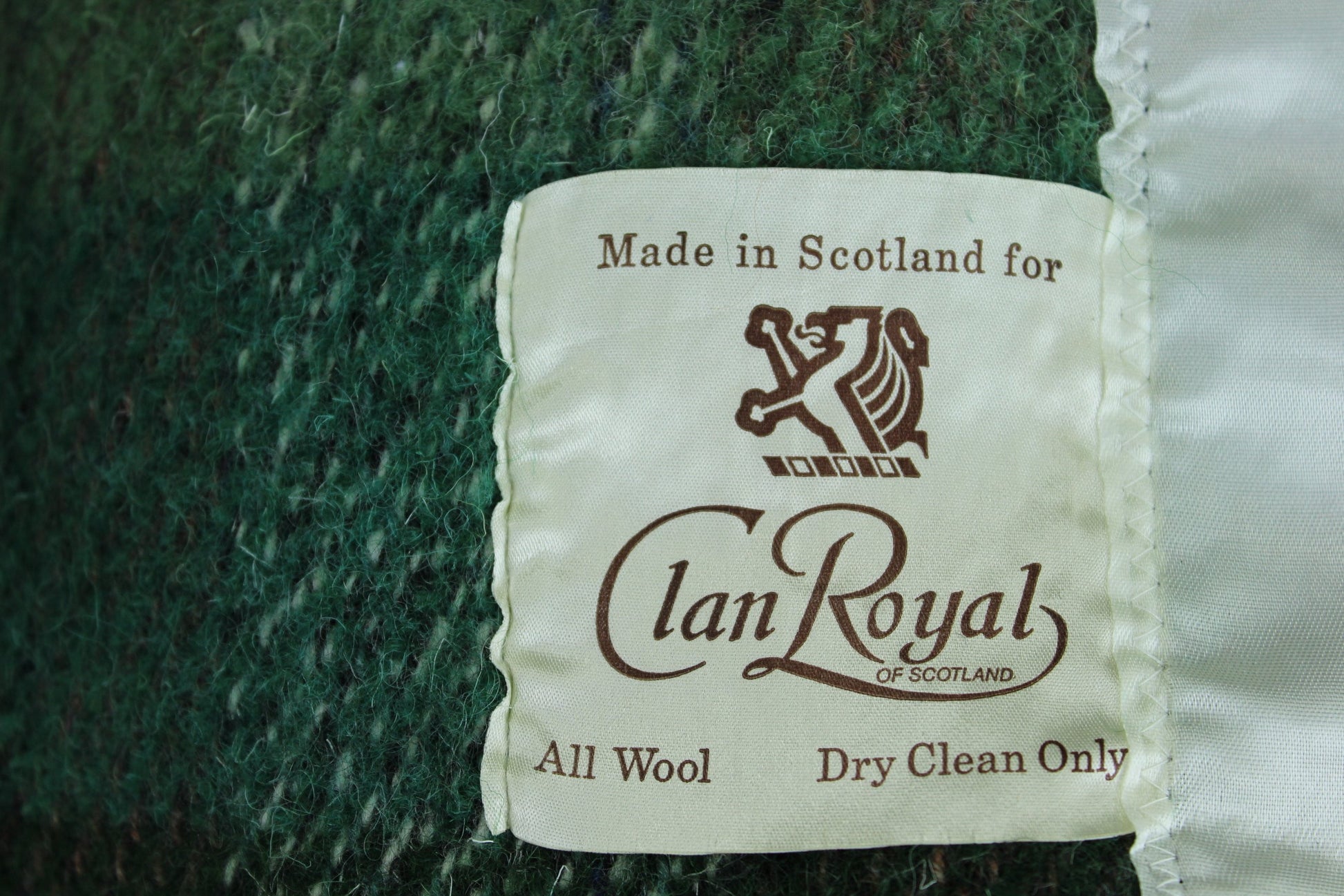 Clan Royal Wool Throw Blanket Scotland - Gorgeous Heavy Weave Shades of Green Brown fantastic fabric