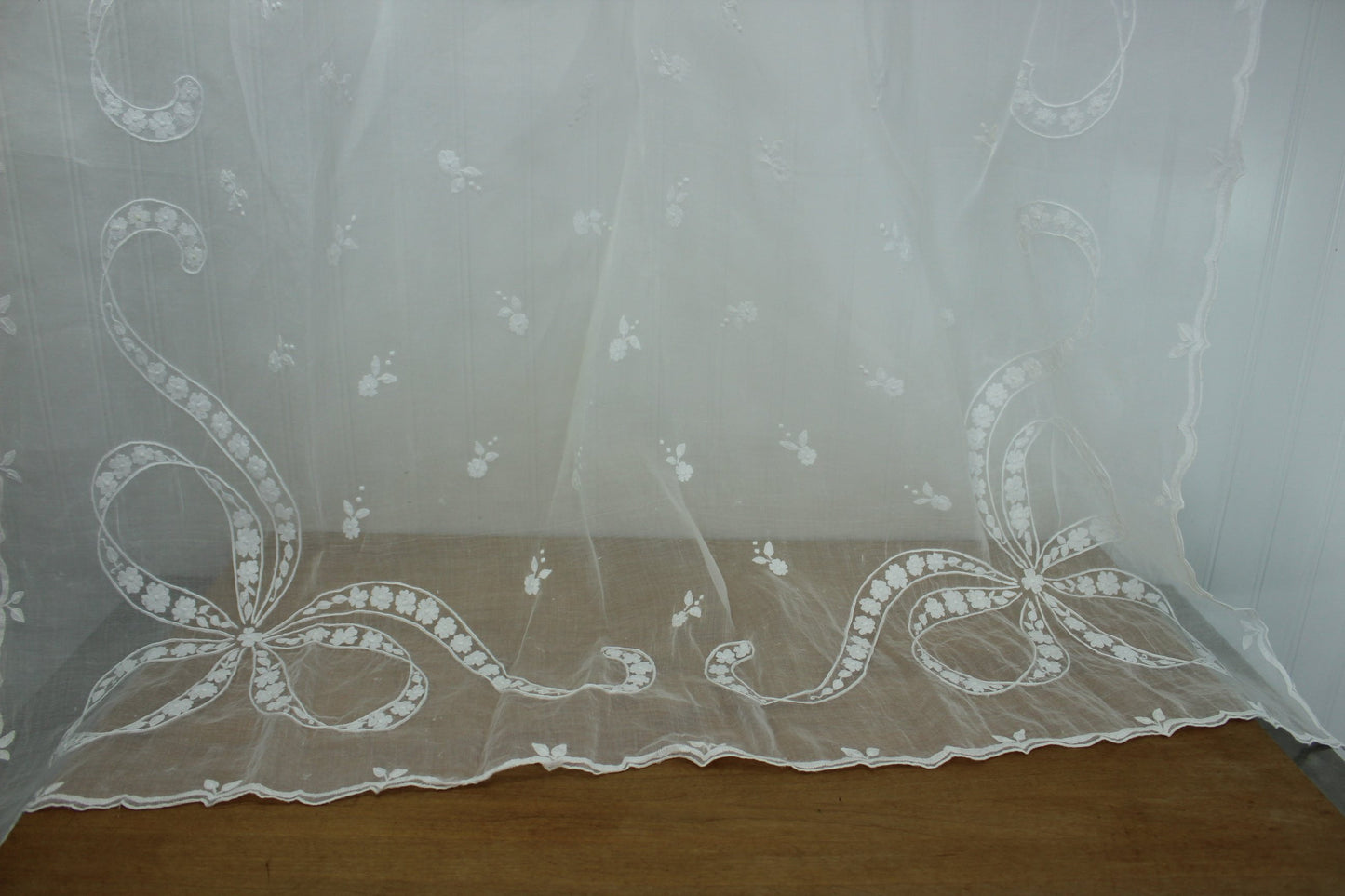 Elegant Small White Organdy Table Cloth - Outline Ribbons  Flower Applique scattered flowers in field