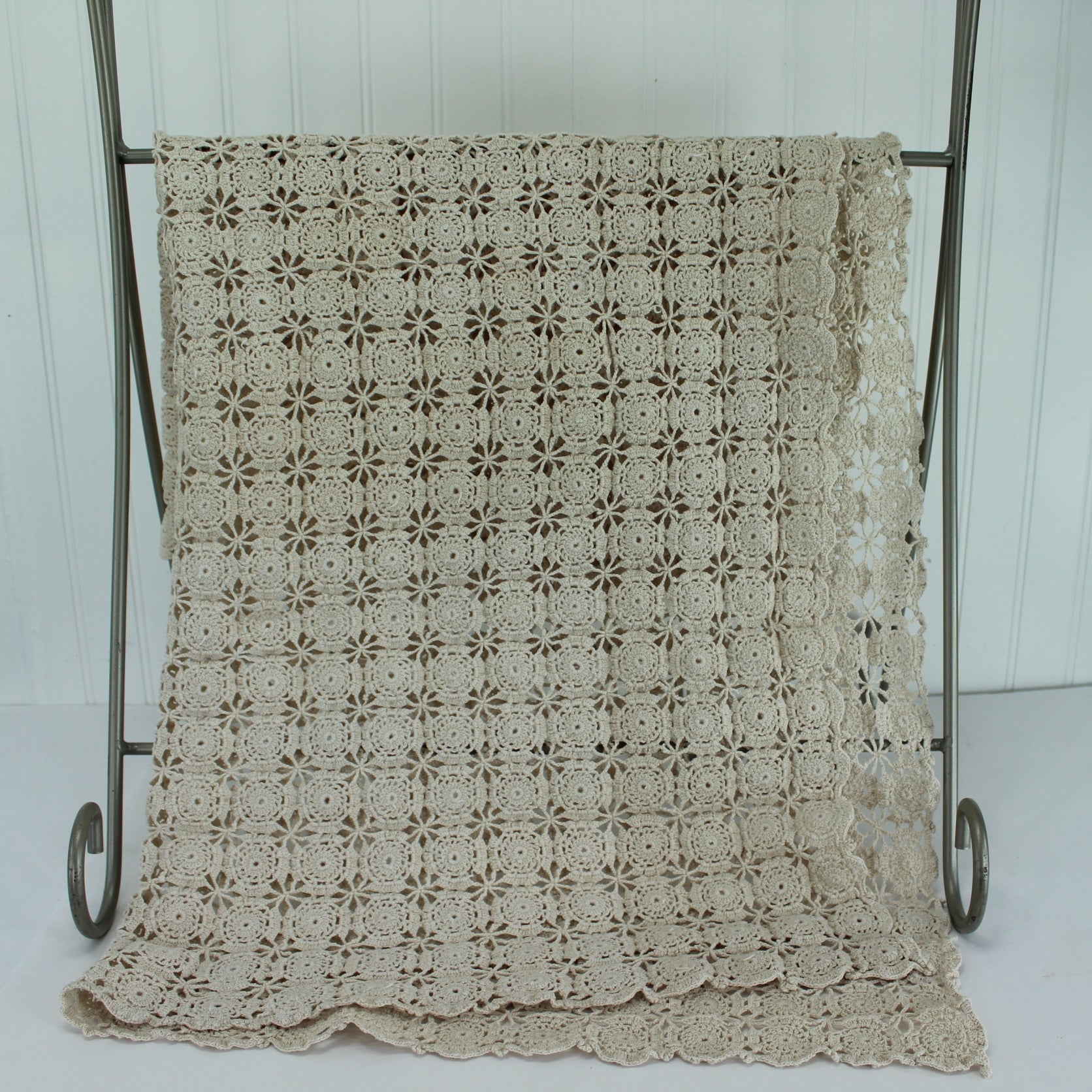  Cotton Fine Pattern Tablecloth Decor Item Heavy Well Crafted 36" Square well crafted hand made crochet