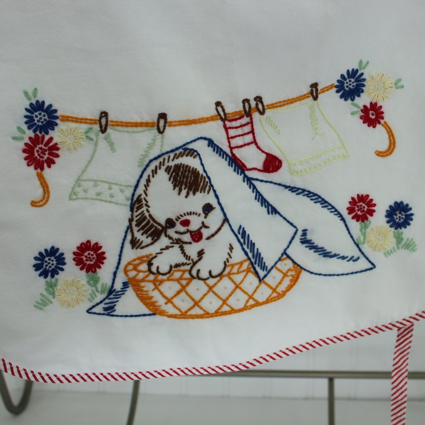 Clothes Pin Half Apron Embroidered Puppy Flowers Large Pockets Candy Stripe Edge clothes on line embroidered