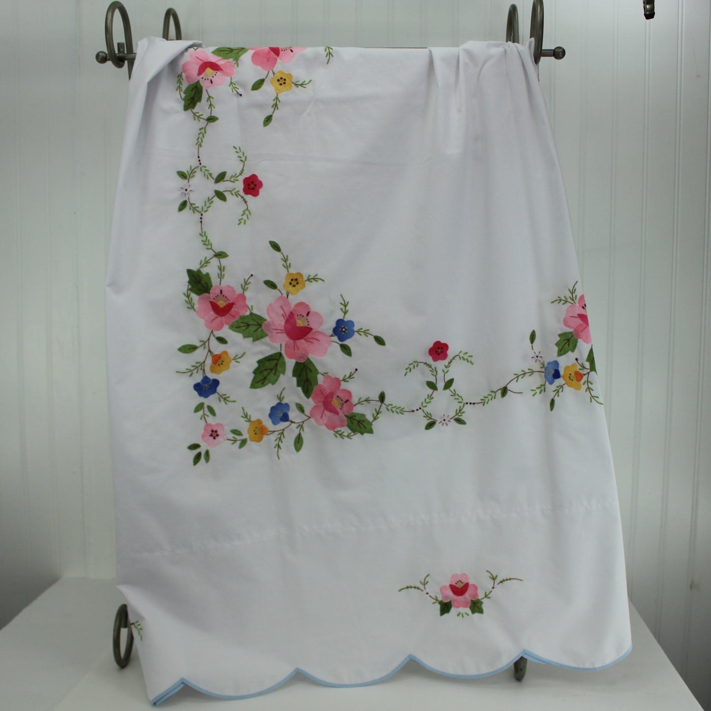 White Cotton Tablecloth Flower Applique Embroidery Blue Scallop Border 67" X 50" flowers pink blue