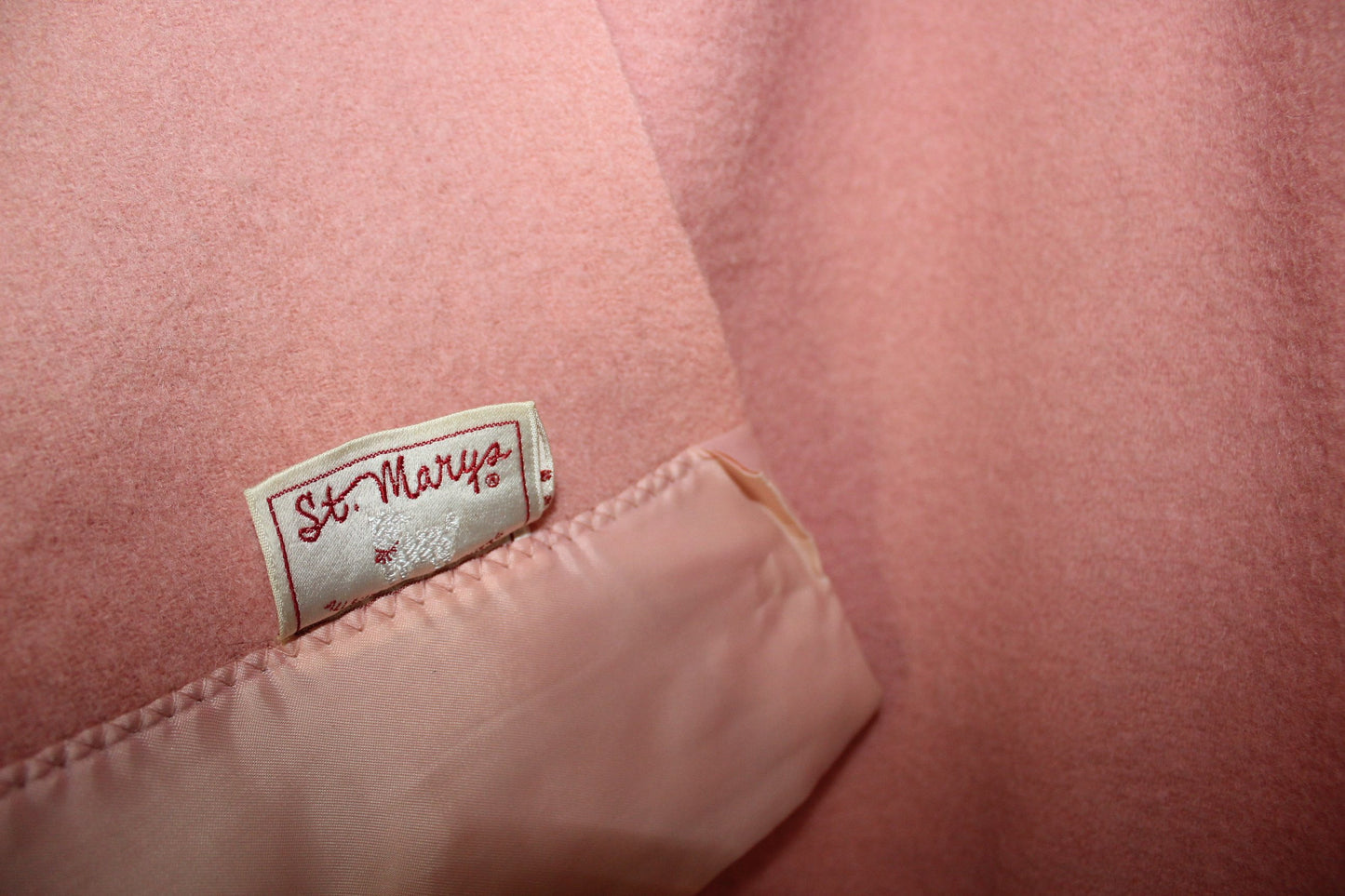 St Marys Ohio Wool Blanket Pink Pale Rose Vintage eco friendly