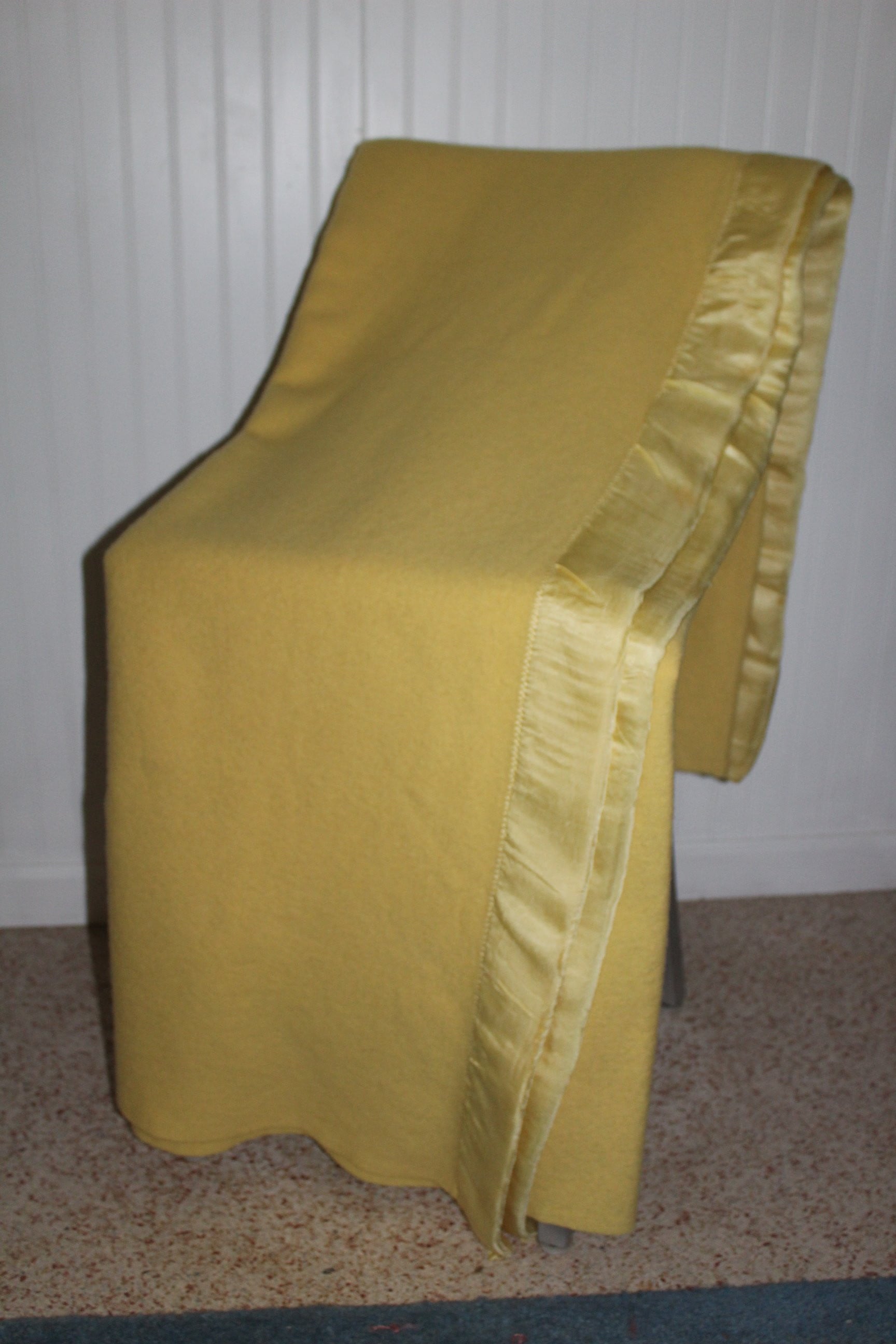 ST MARYS Ohio Blanket Butter Yellow Wool Dense Vintage all season